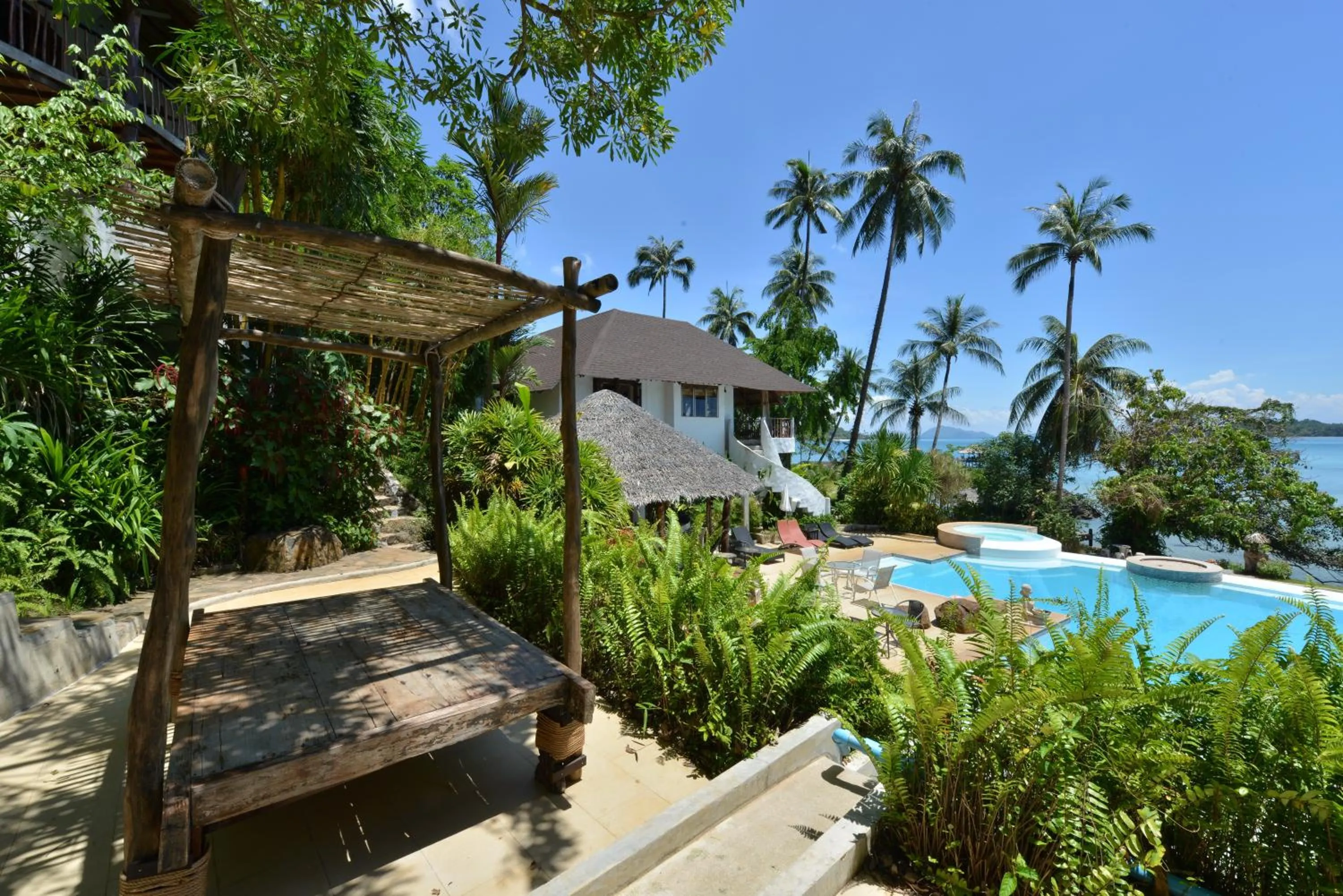 Swimming pool in Koh Mak Cococape Resort