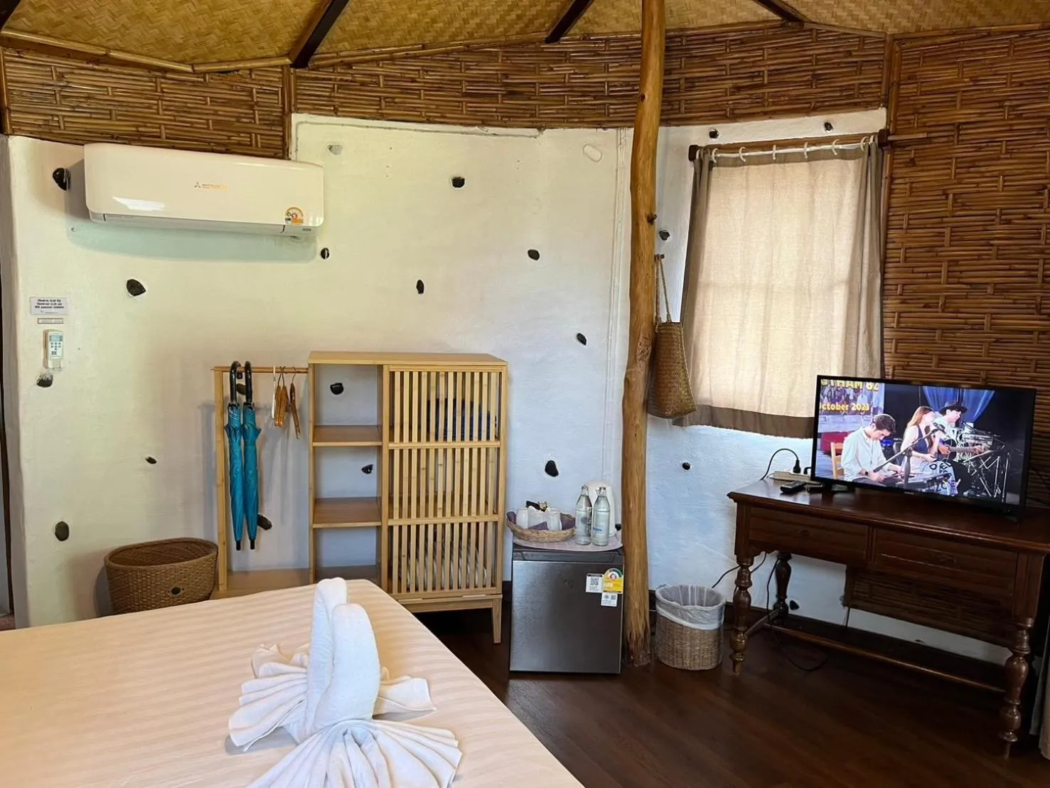 Bed in Koh Mak Cococape Resort