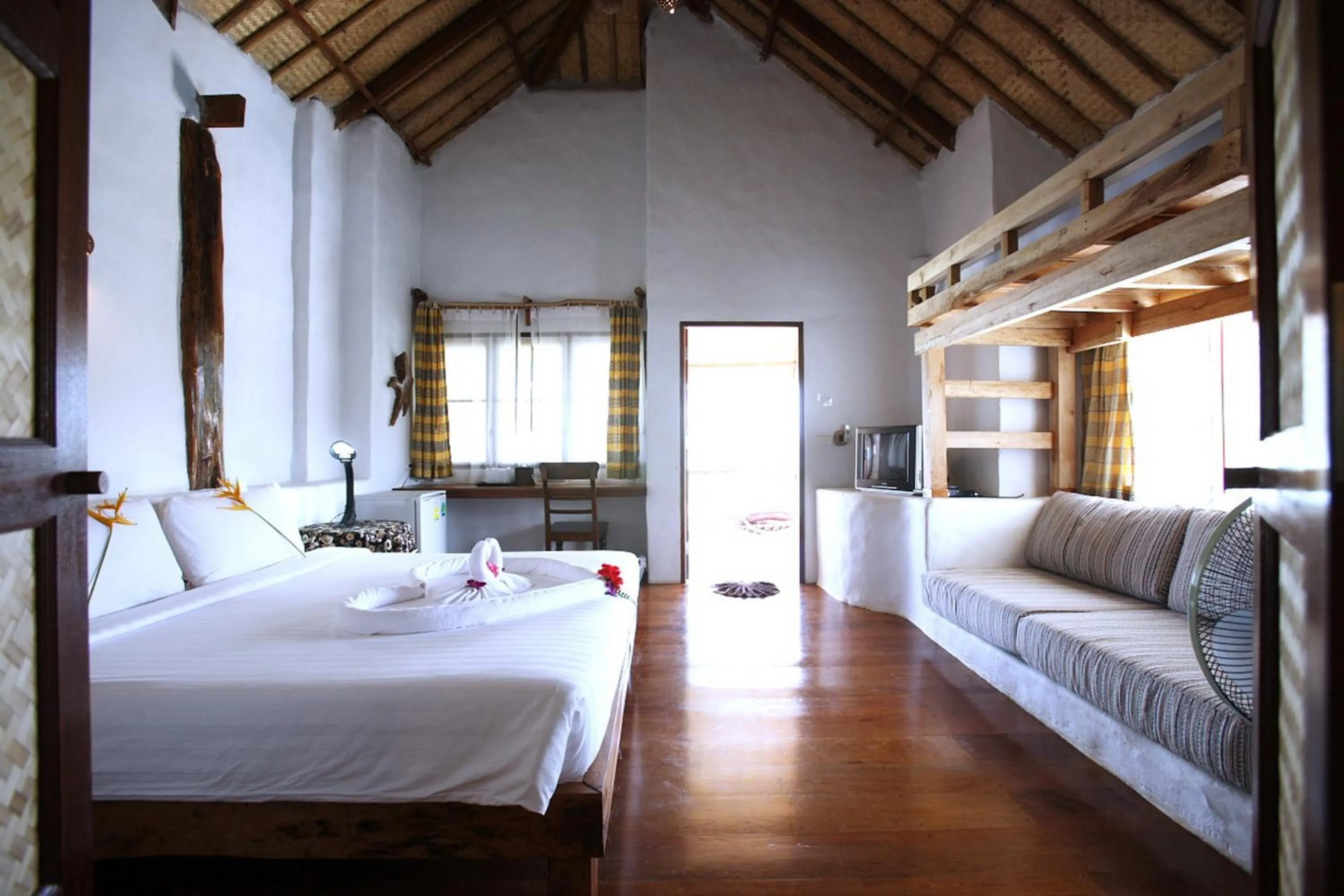 Bed in Koh Mak Cococape Resort