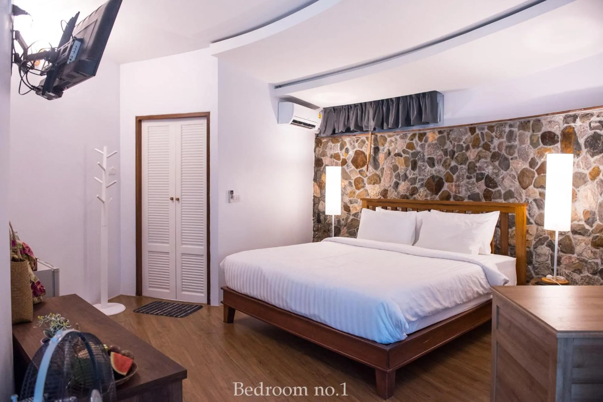 Bed in Koh Mak Cococape Resort