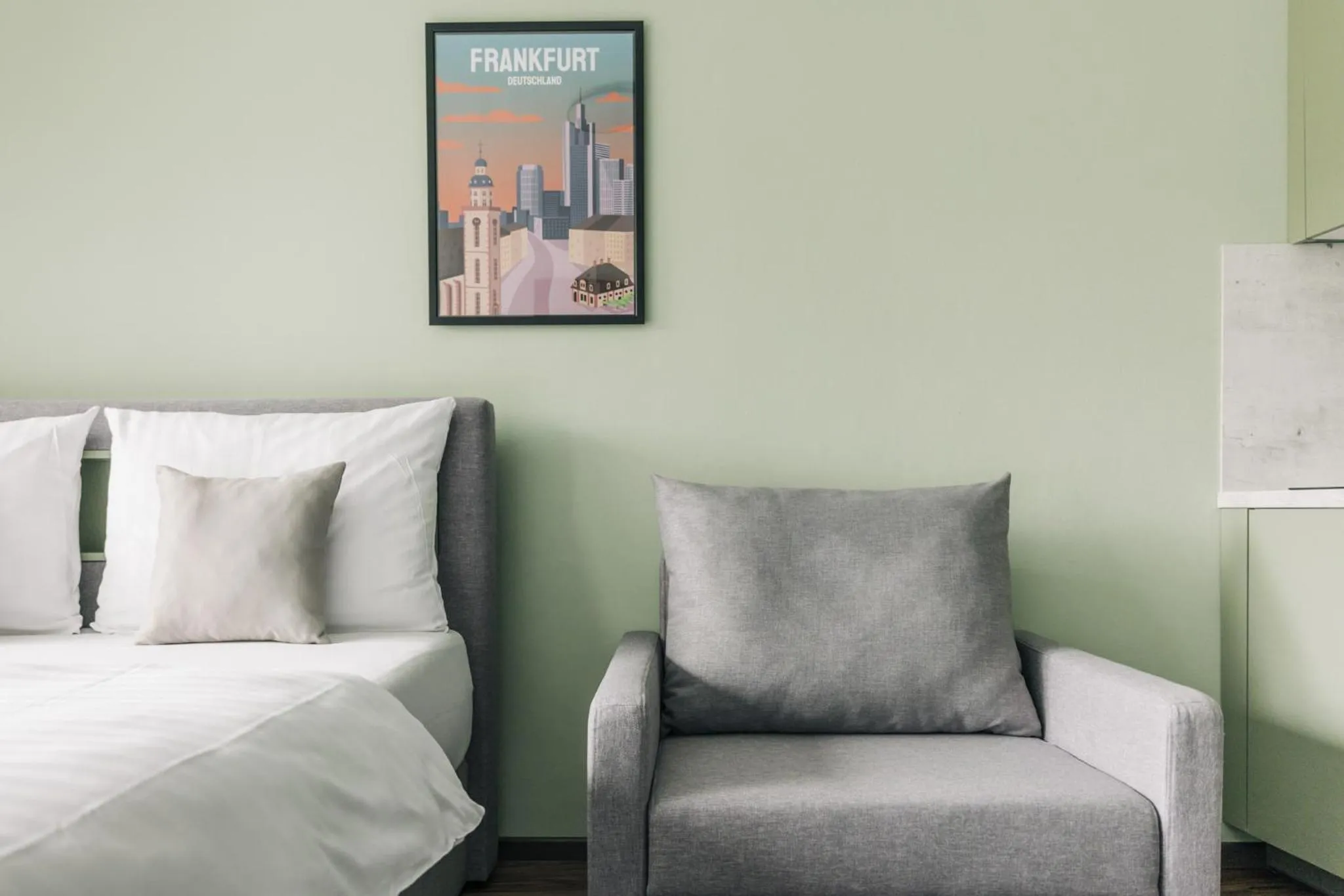 Bed in Homaris Apartments Frankfurt