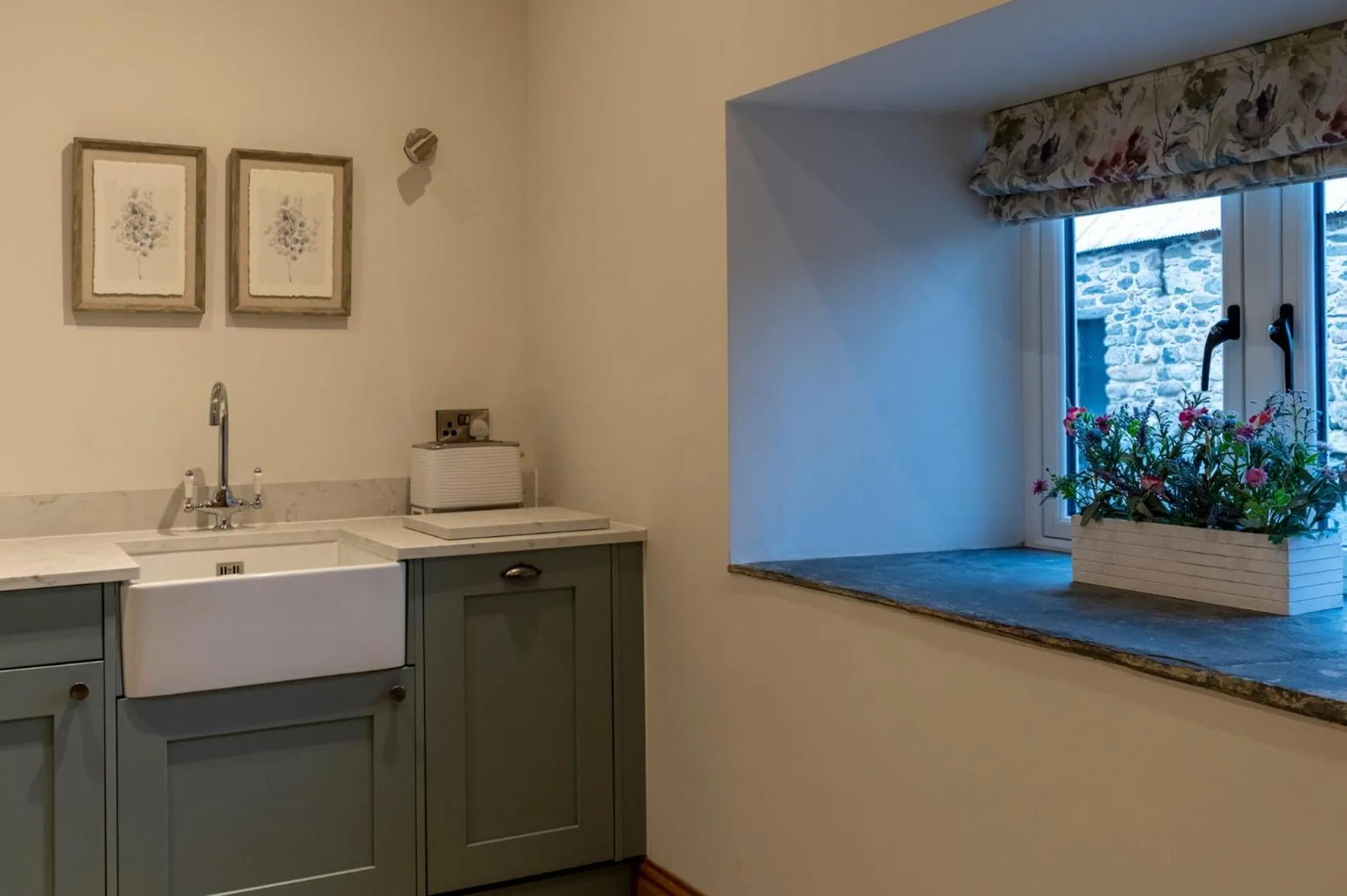 Kitchen or kitchenette in Pen Isa’r Llan