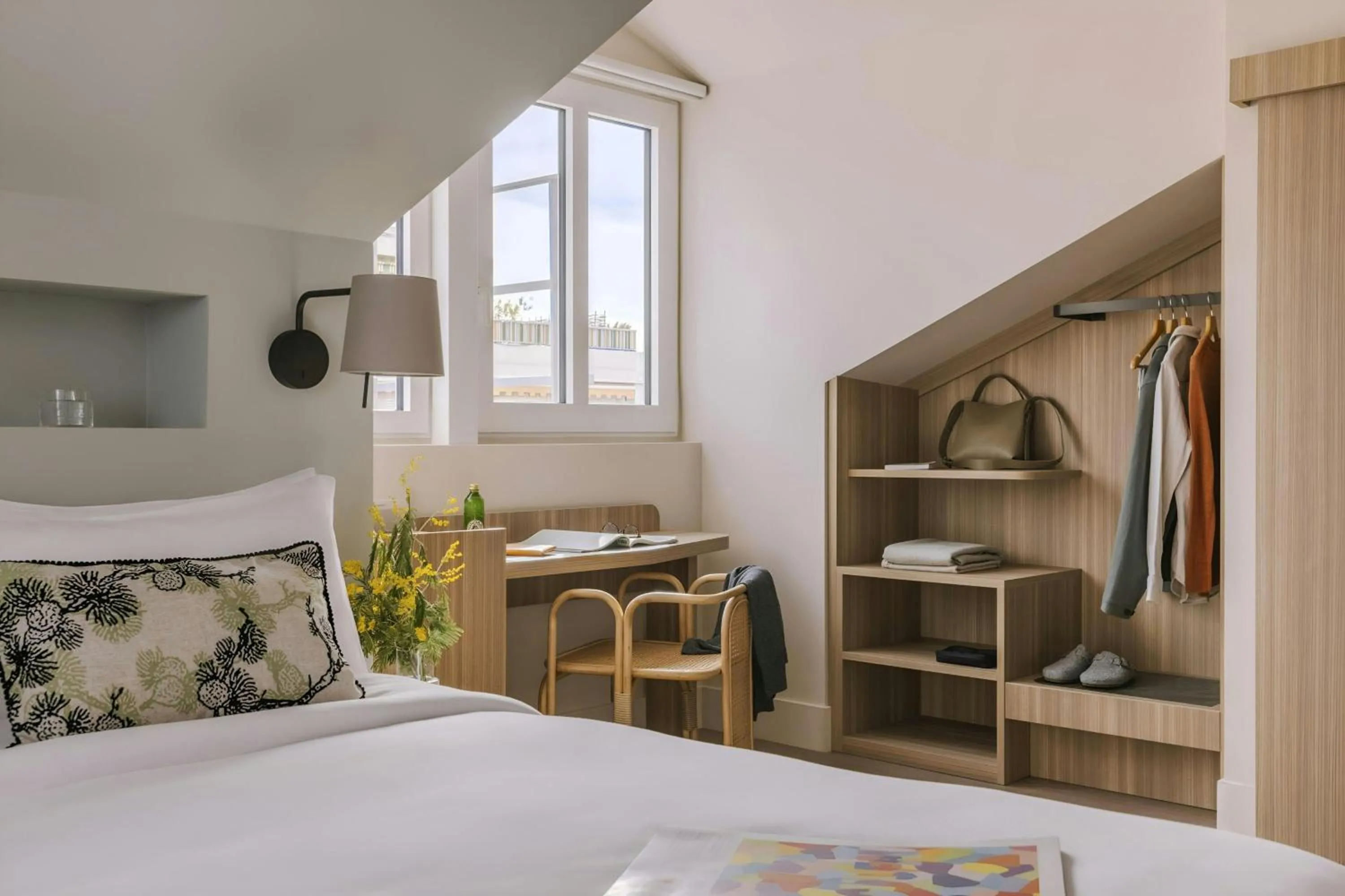 Bedroom, Bed in Yelo Mozart Hotel Les Musiciens, Sonder by Marriott Bonvoy