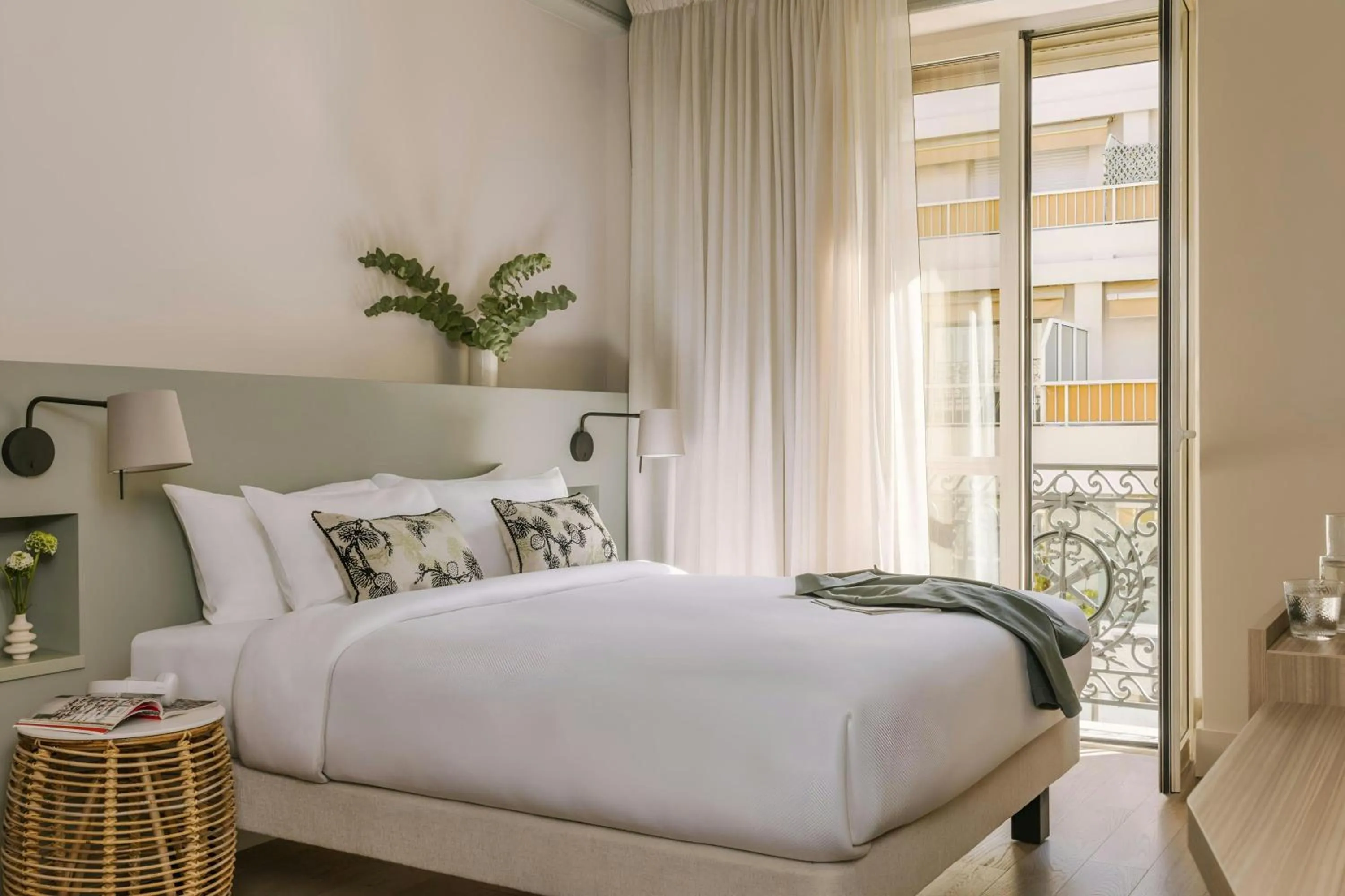 Bedroom, Bed in Yelo Mozart Hotel Les Musiciens, Sonder by Marriott Bonvoy