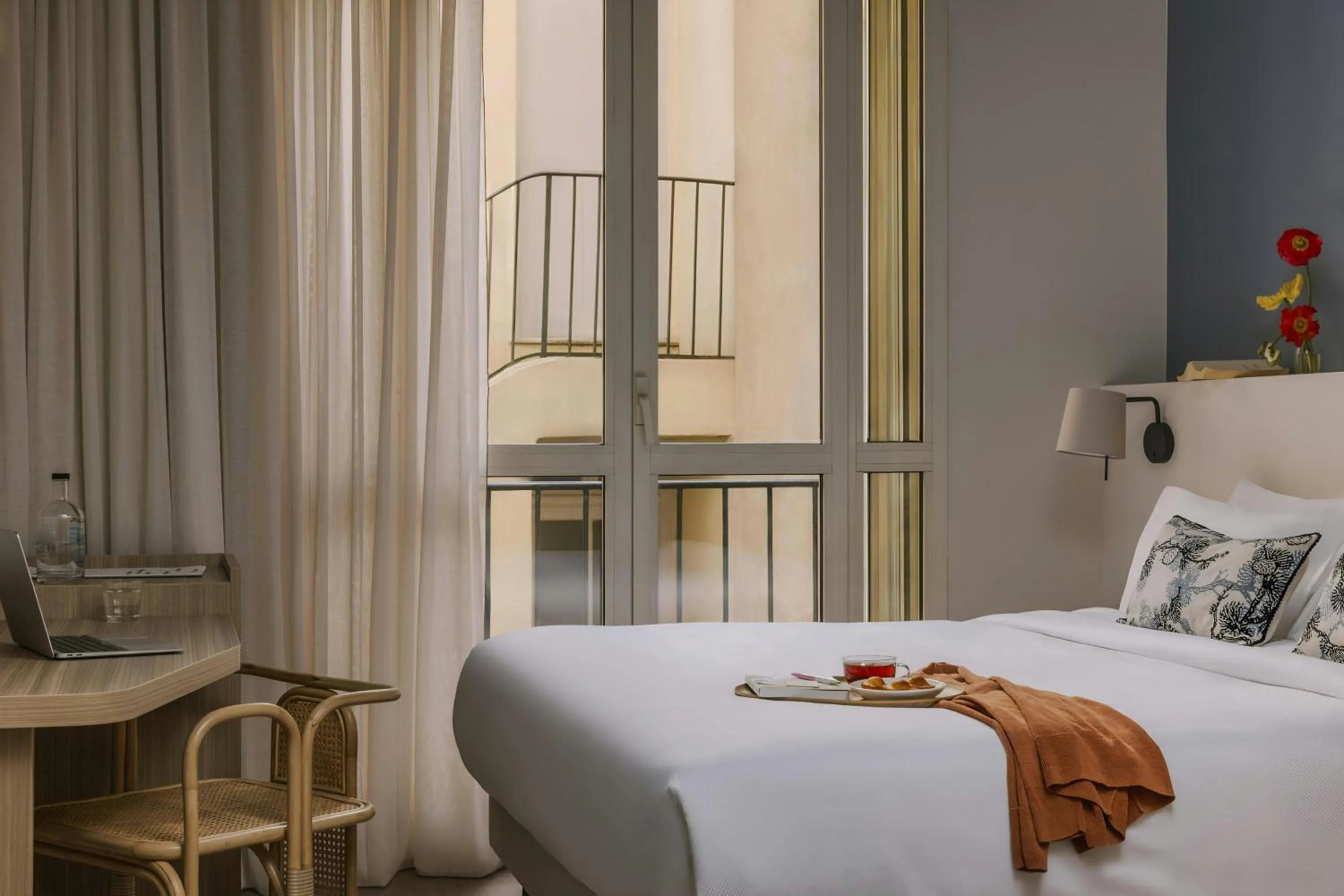Bedroom, Bed in Yelo Mozart Hotel Les Musiciens, Sonder by Marriott Bonvoy