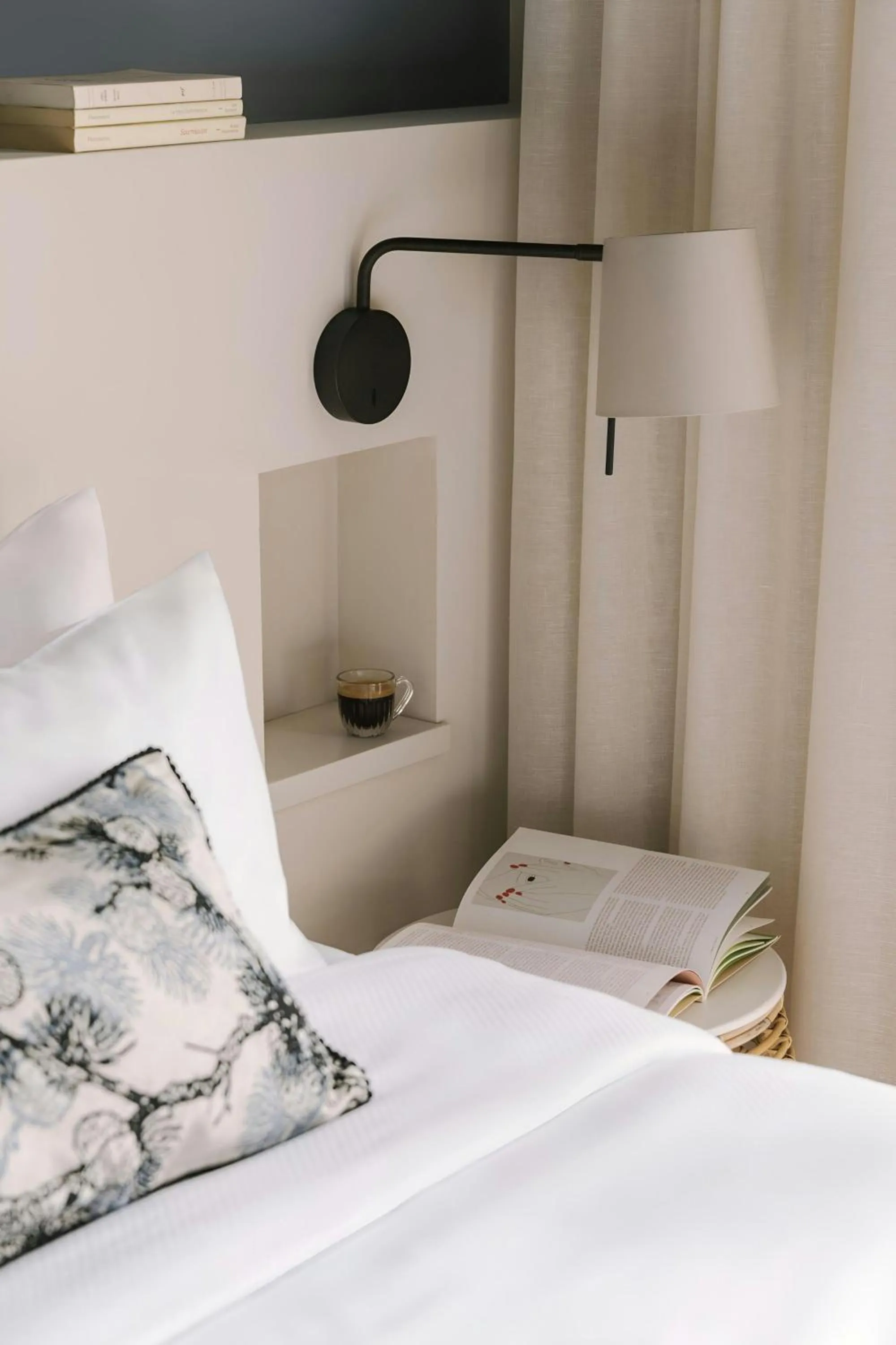 Bedroom, Bed in Yelo Mozart Hotel Les Musiciens, Sonder by Marriott Bonvoy