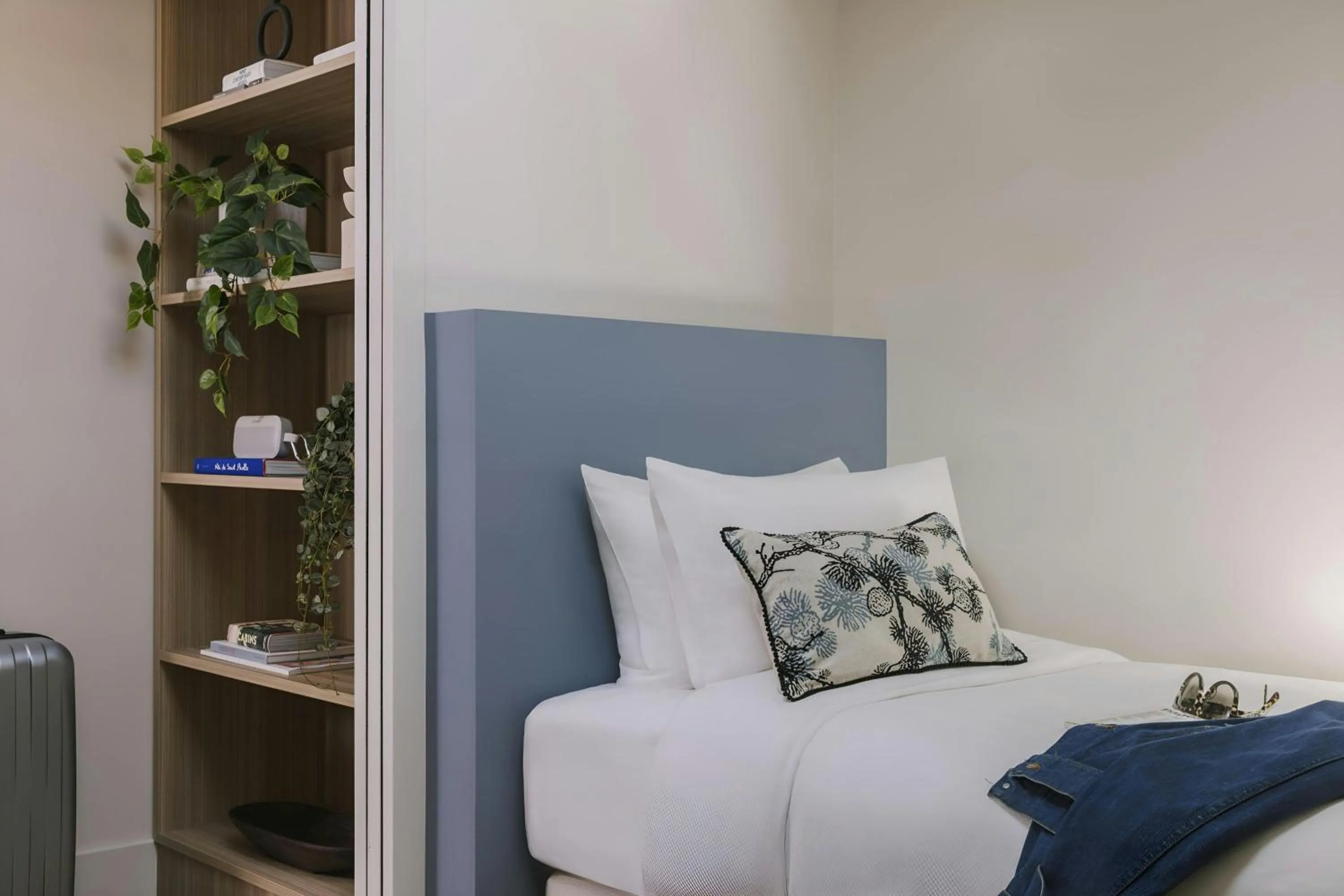 Bedroom, Bed in Yelo Mozart Hotel Les Musiciens, Sonder by Marriott Bonvoy