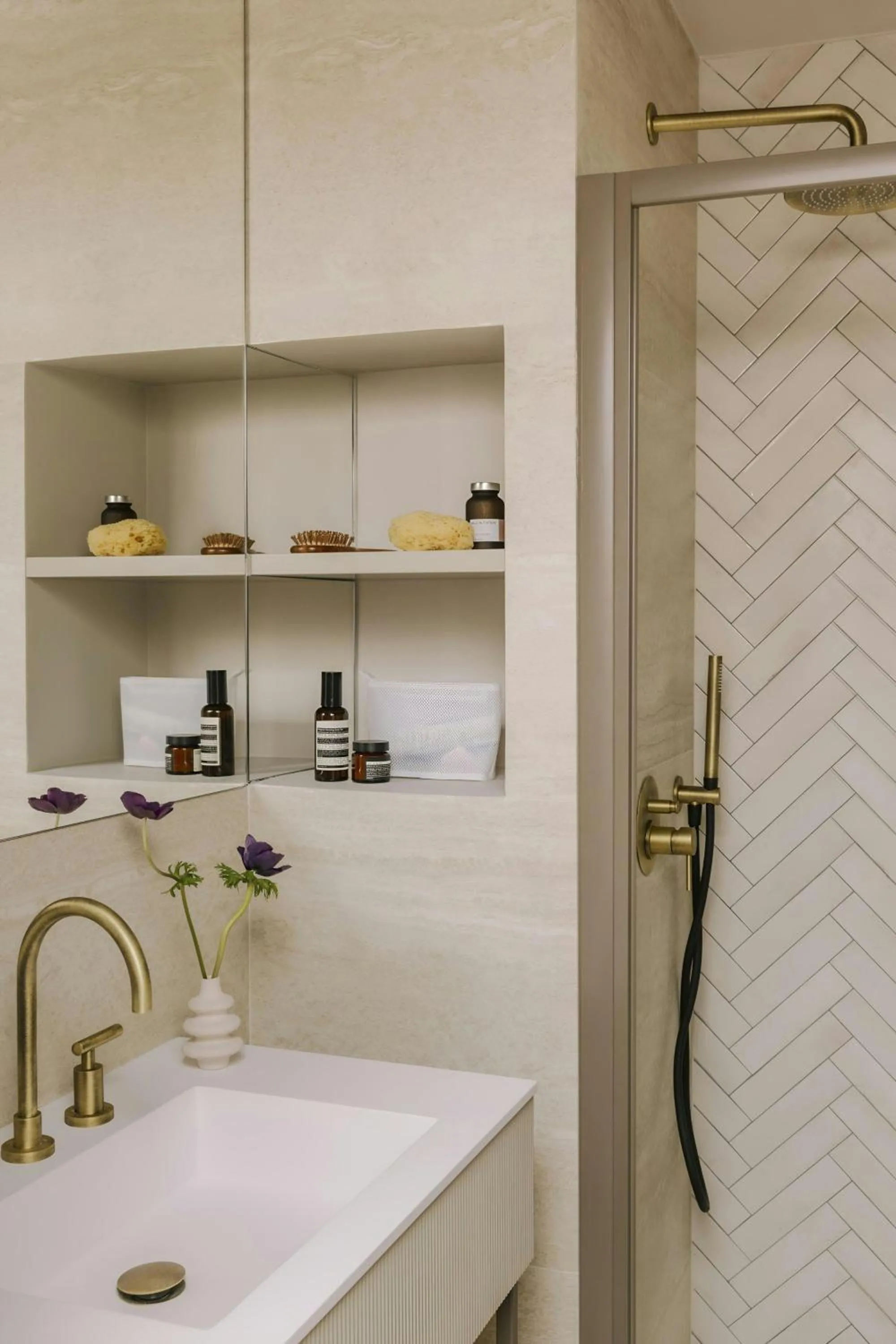 Bathroom in Yelo Mozart Hotel Les Musiciens, Sonder by Marriott Bonvoy