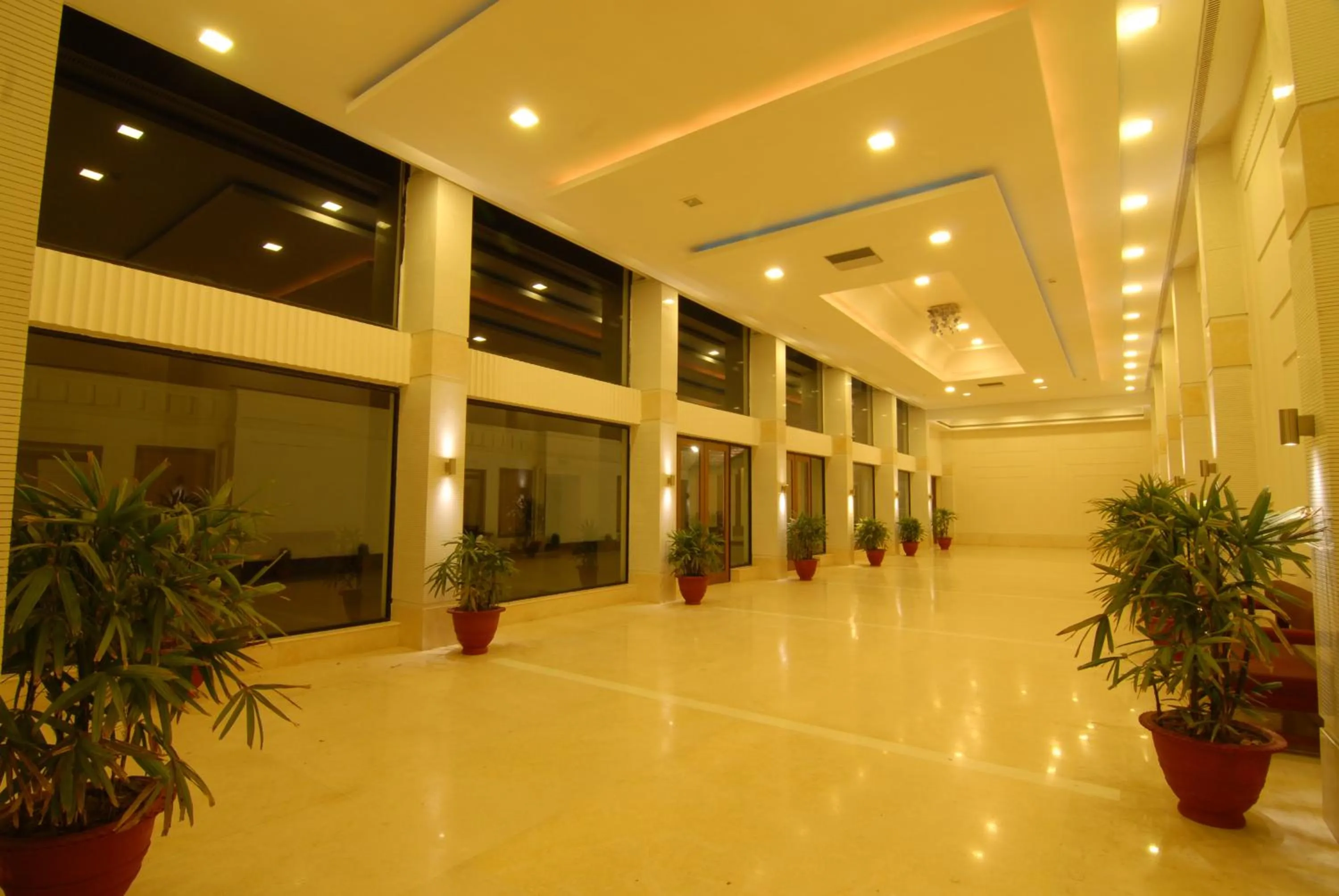 Chanakya Bnr Hotel