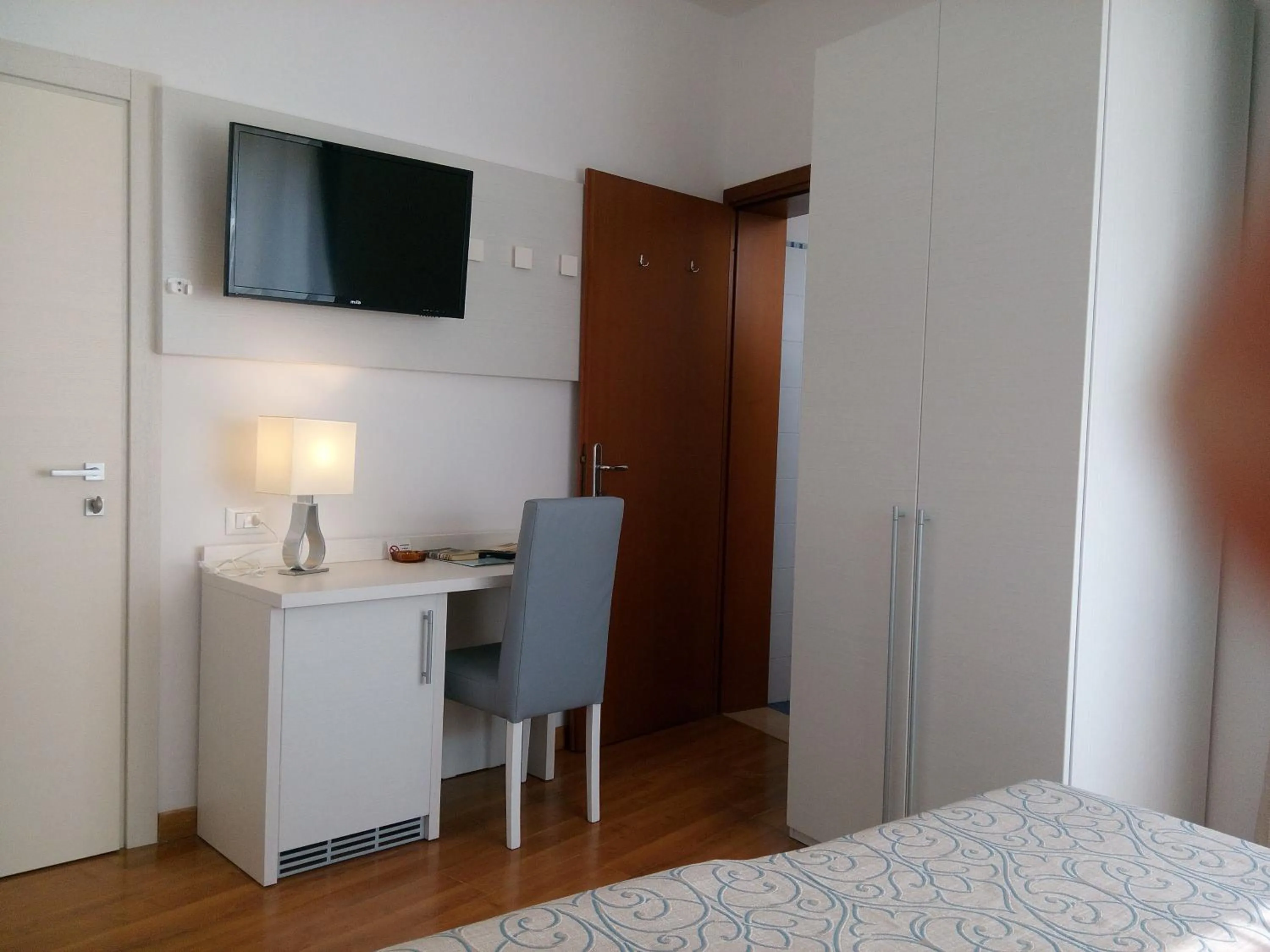 Photo of the whole room, Bed in Hotel Telenia