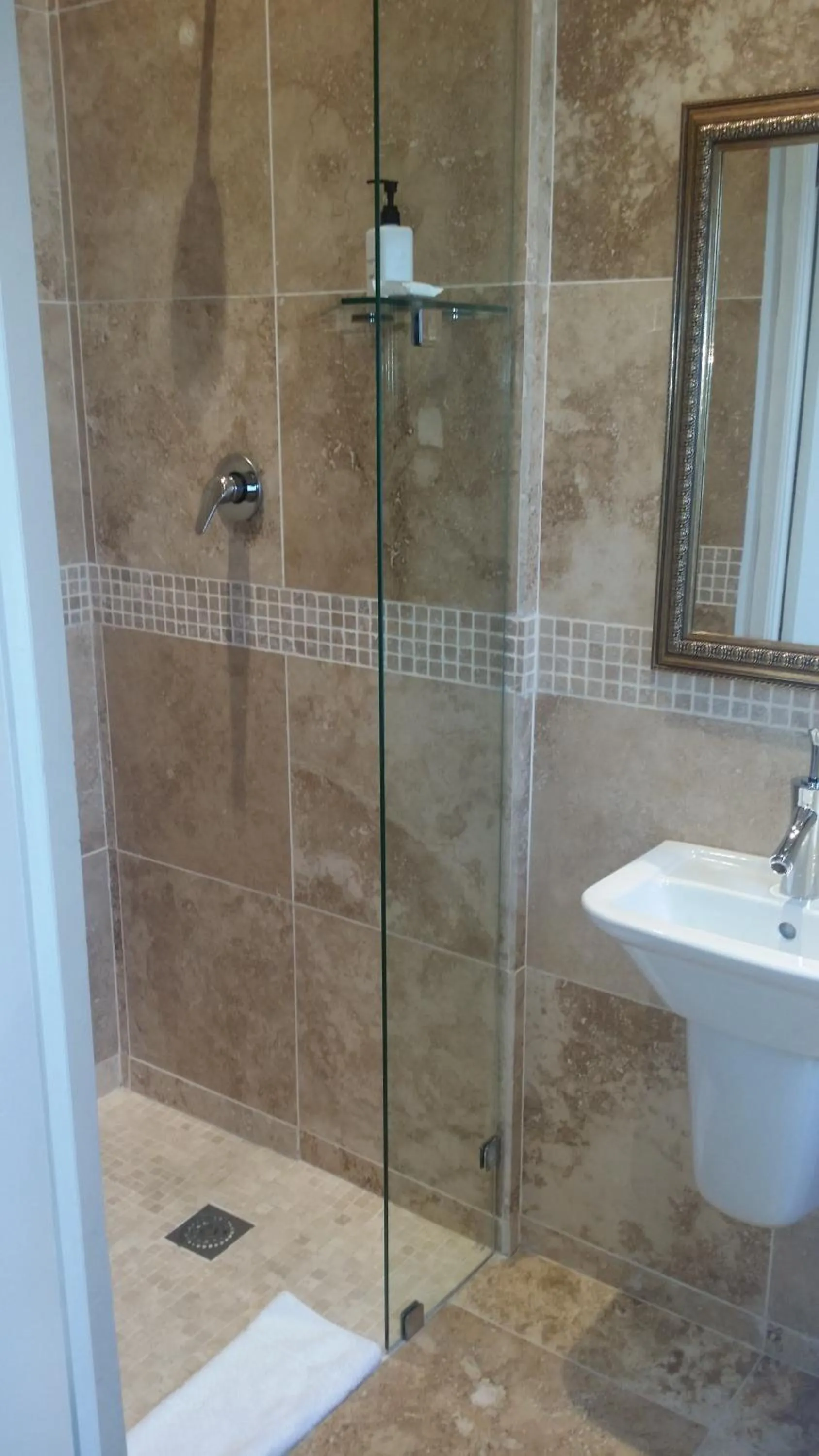 Shower in Park Place Boutique Guesthouse