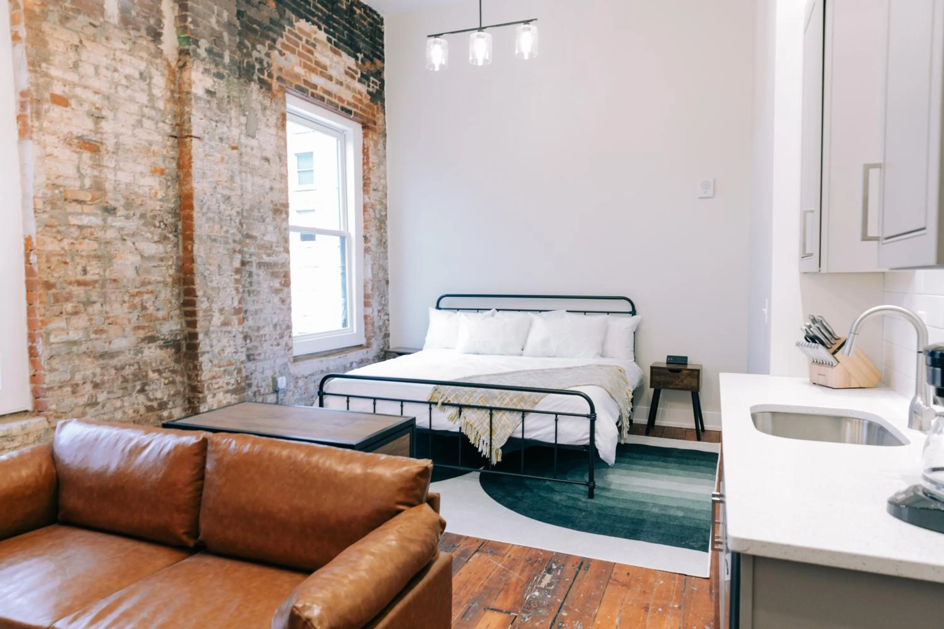 Kitchen or kitchenette in The St. Clair