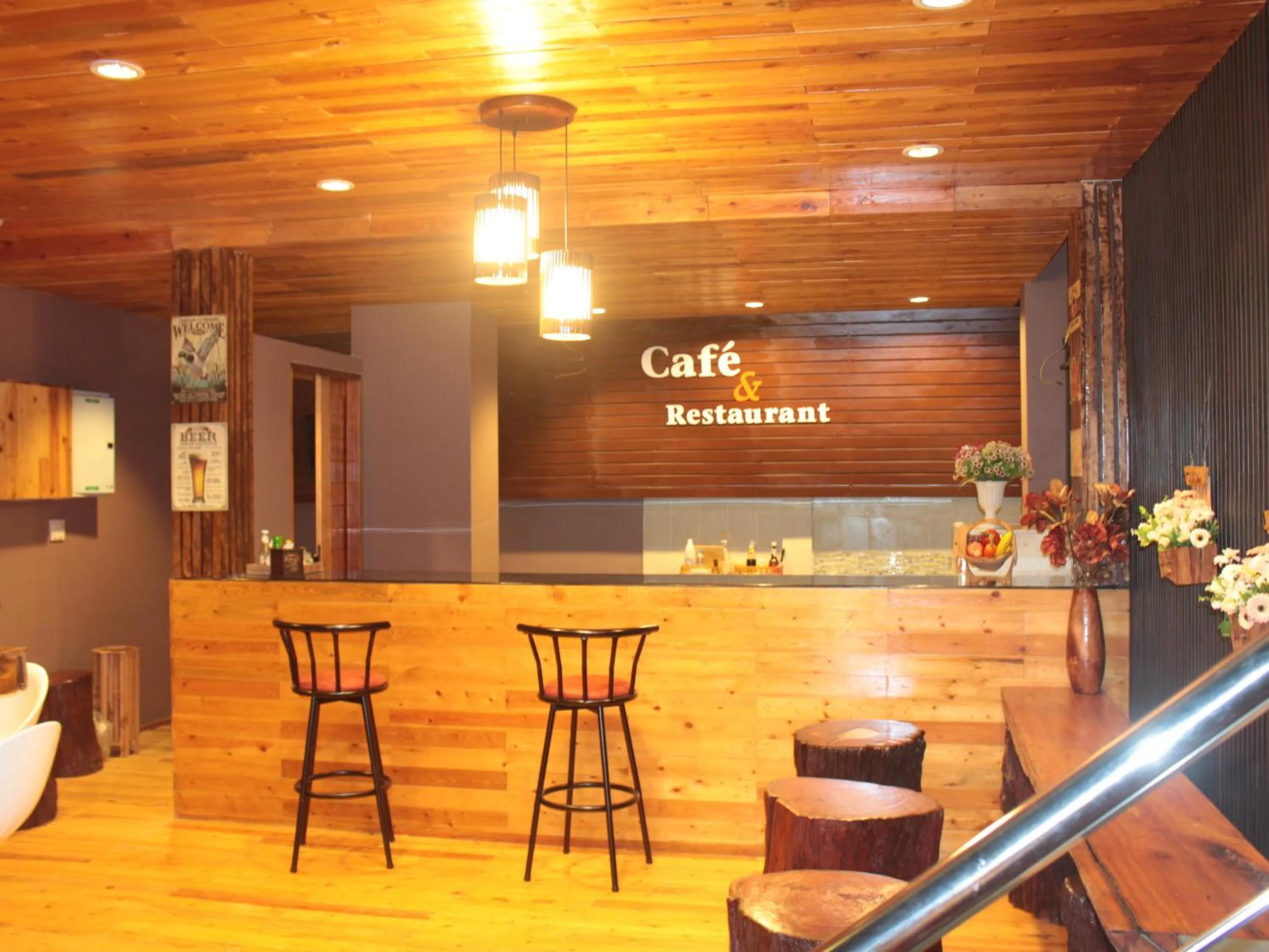 Restaurant/places to eat in Saranya River House สรัญญาริเวอร์เฮาส์