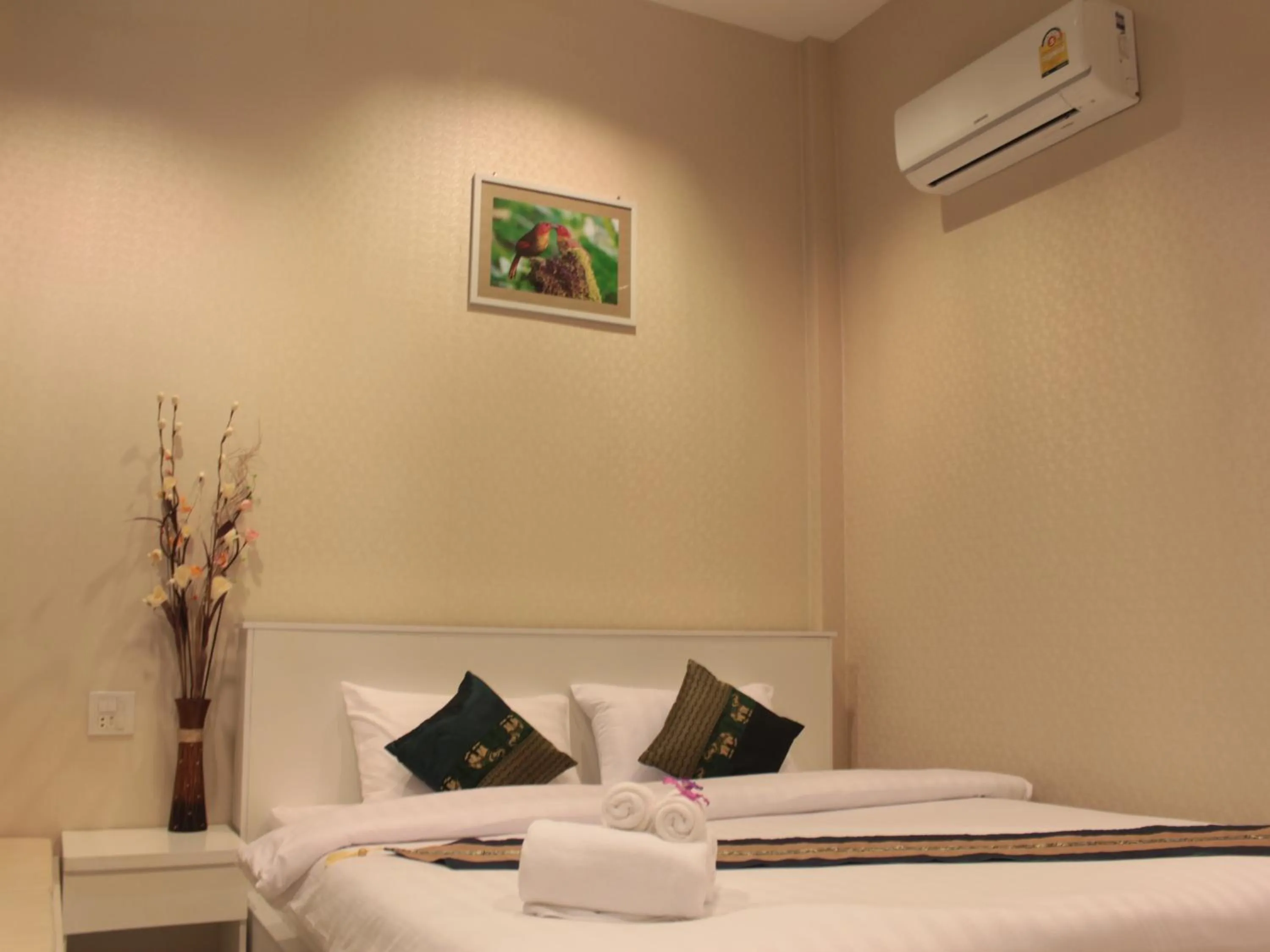 Decorative detail, Bed in Saranya River House สรัญญาริเวอร์เฮาส์