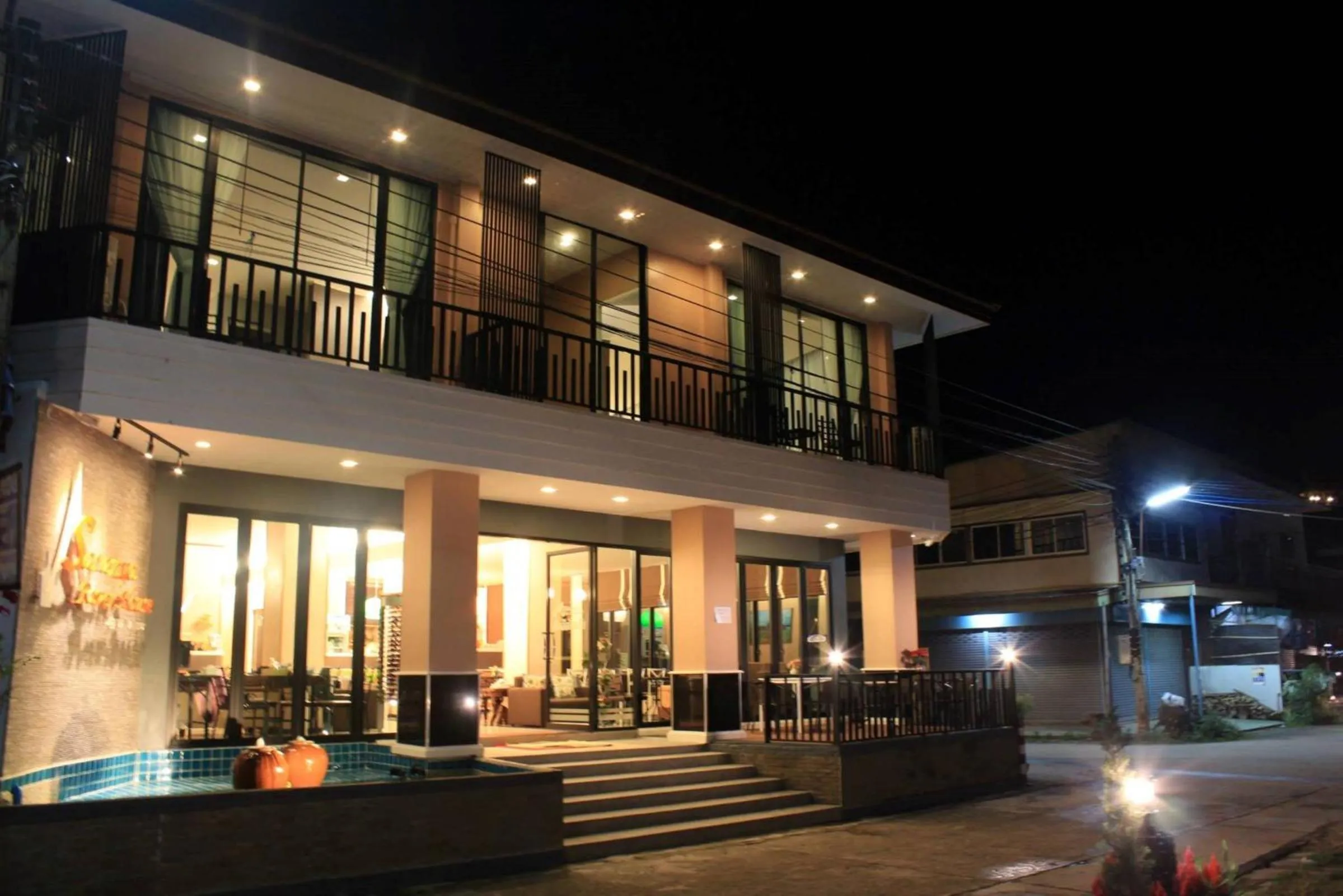 Facade/entrance in Saranya River House สรัญญาริเวอร์เฮาส์