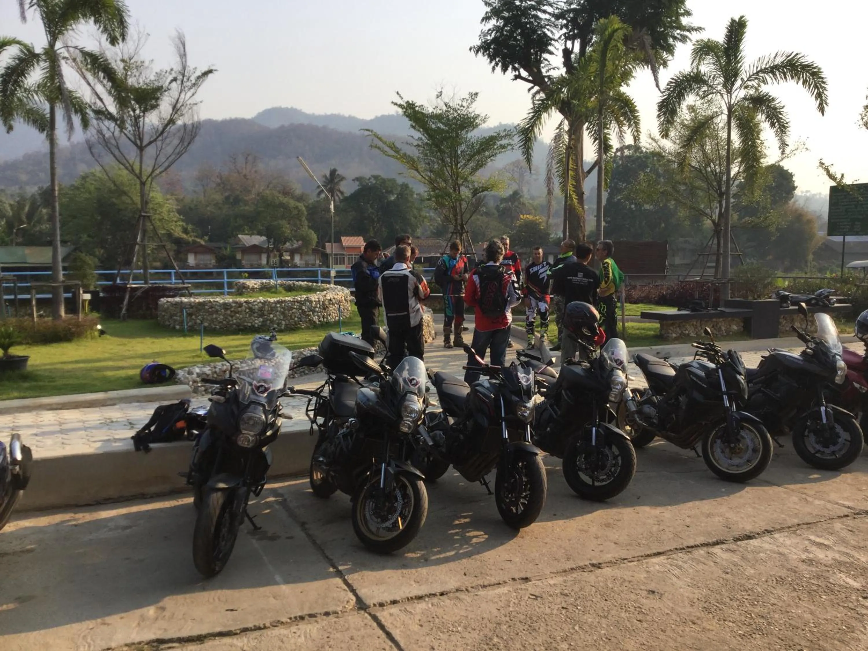 group of guests in Saranya River House สรัญญาริเวอร์เฮาส์