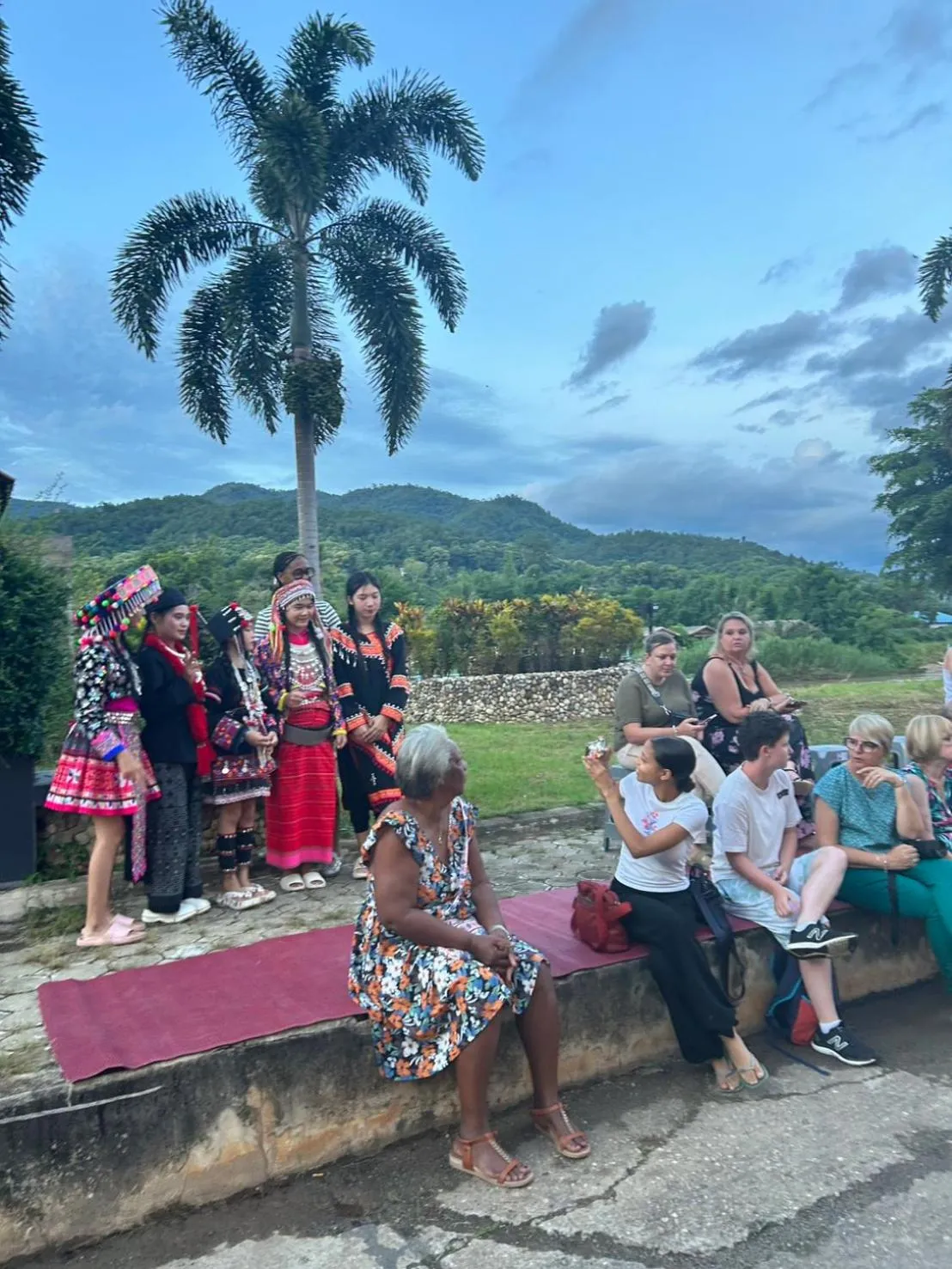 Garden in Saranya River House สรัญญาริเวอร์เฮาส์