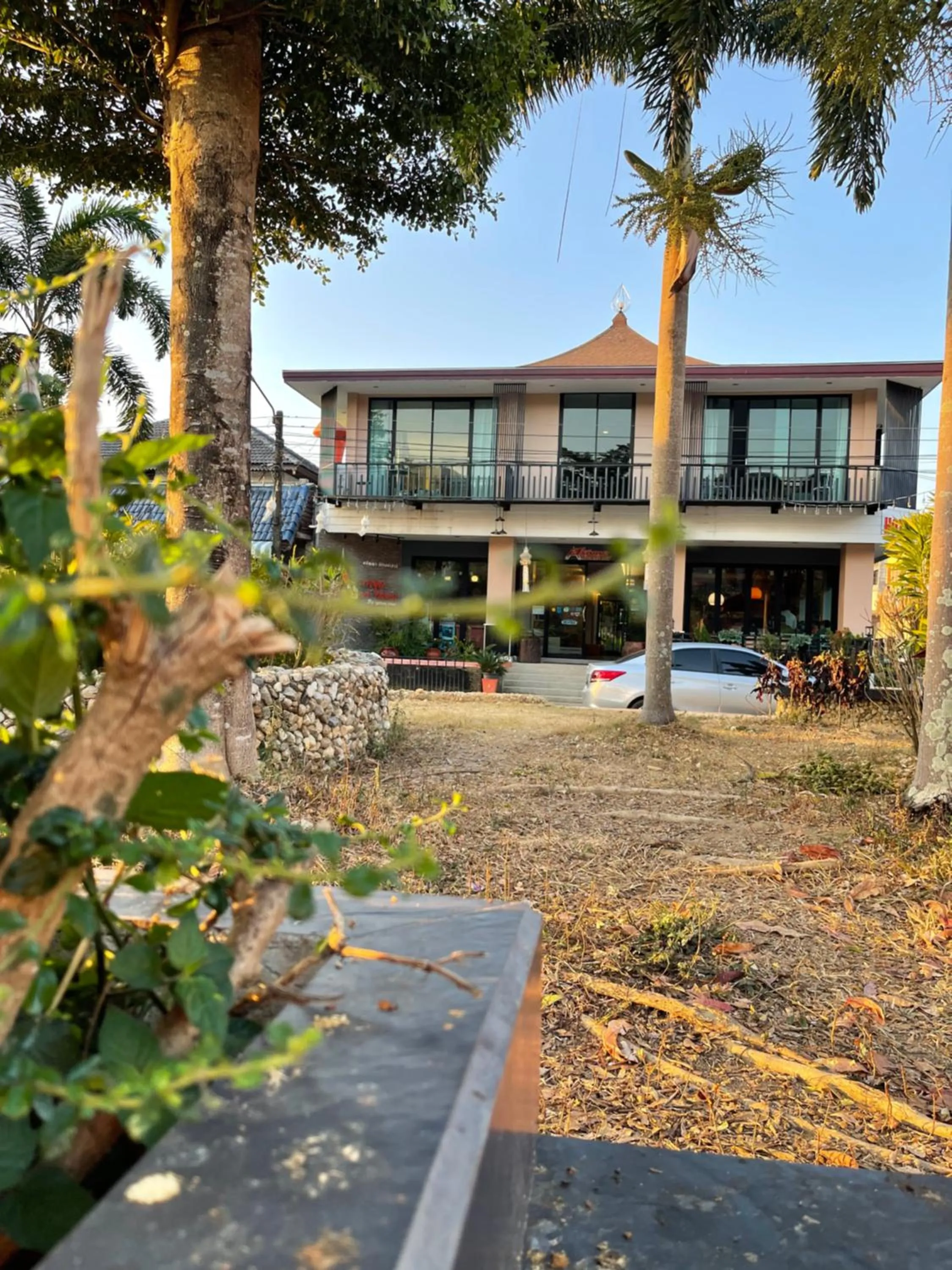 Garden in Saranya River House สรัญญาริเวอร์เฮาส์