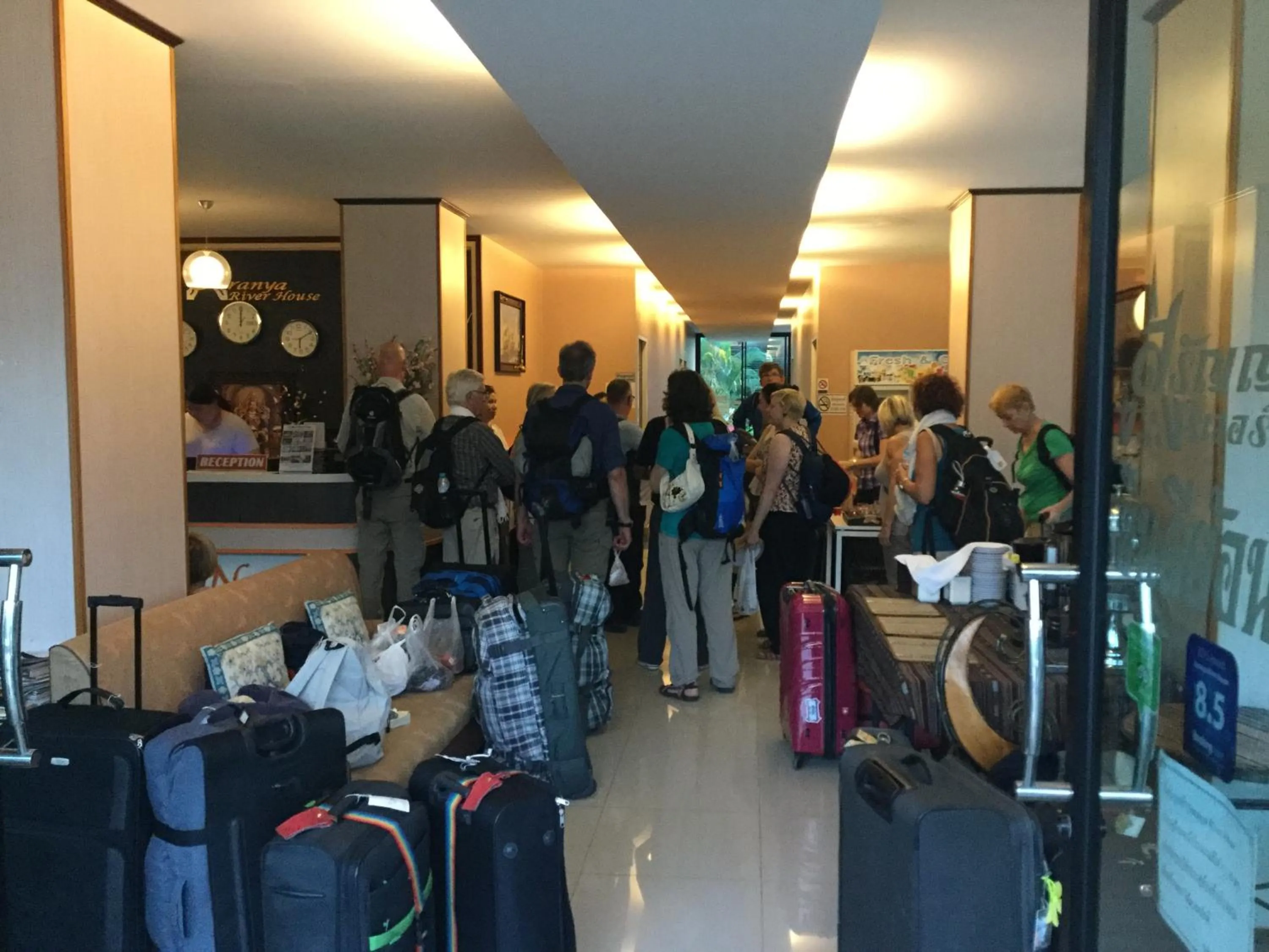 group of guests in Saranya River House สรัญญาริเวอร์เฮาส์