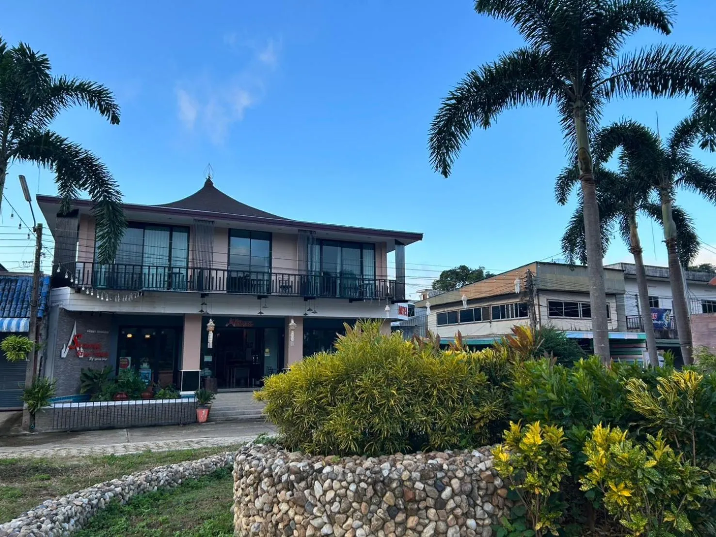 Garden in Saranya River House สรัญญาริเวอร์เฮาส์