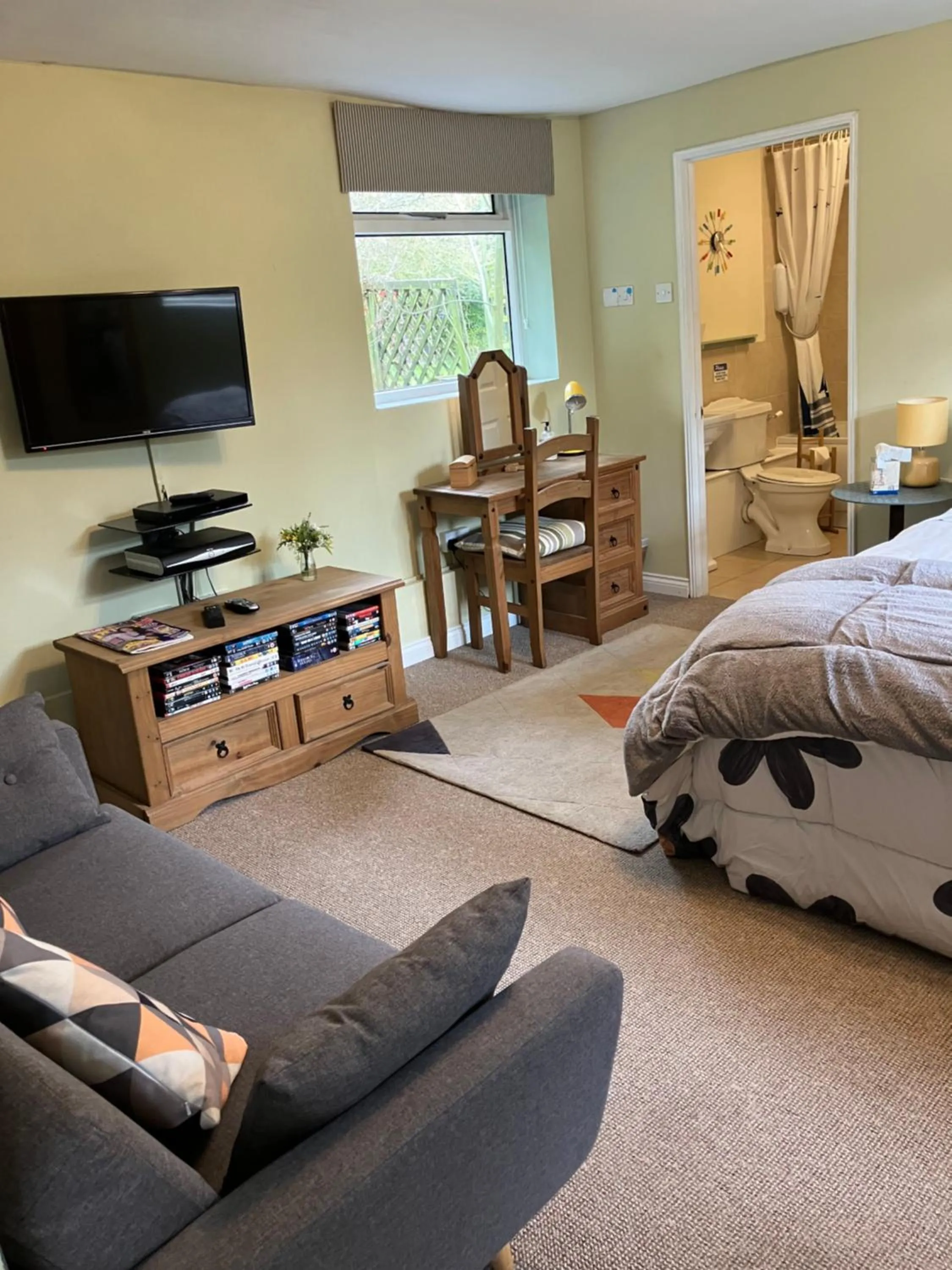 Bed in Valley Farmhouse, Westhall