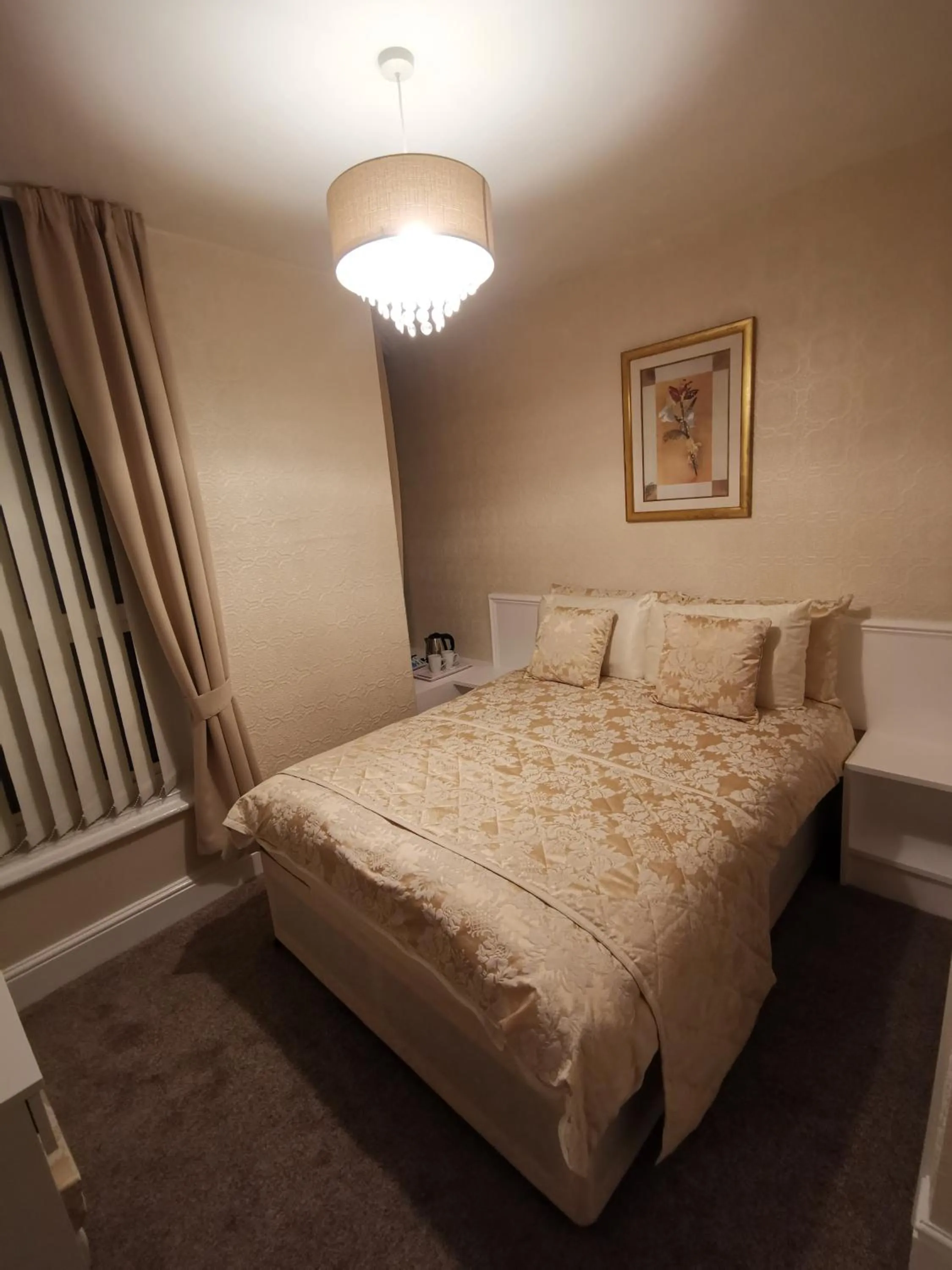 Coffee/tea facilities, Bed in The Stafford