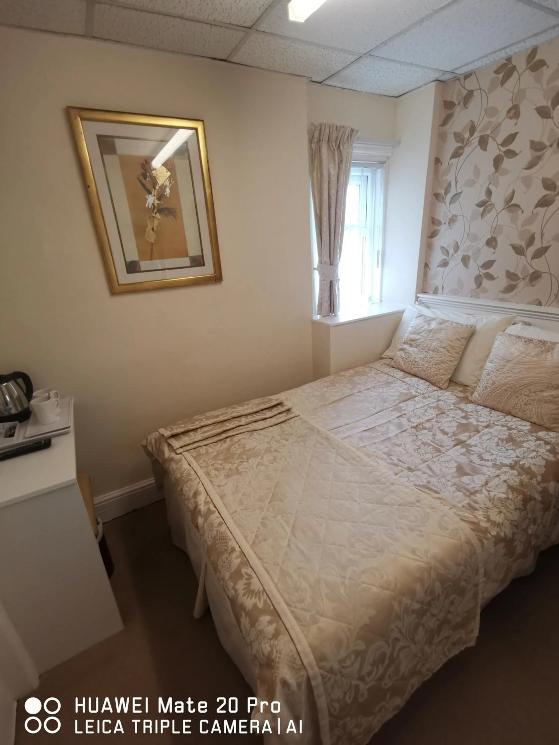 Coffee/tea facilities, Bed in The Stafford