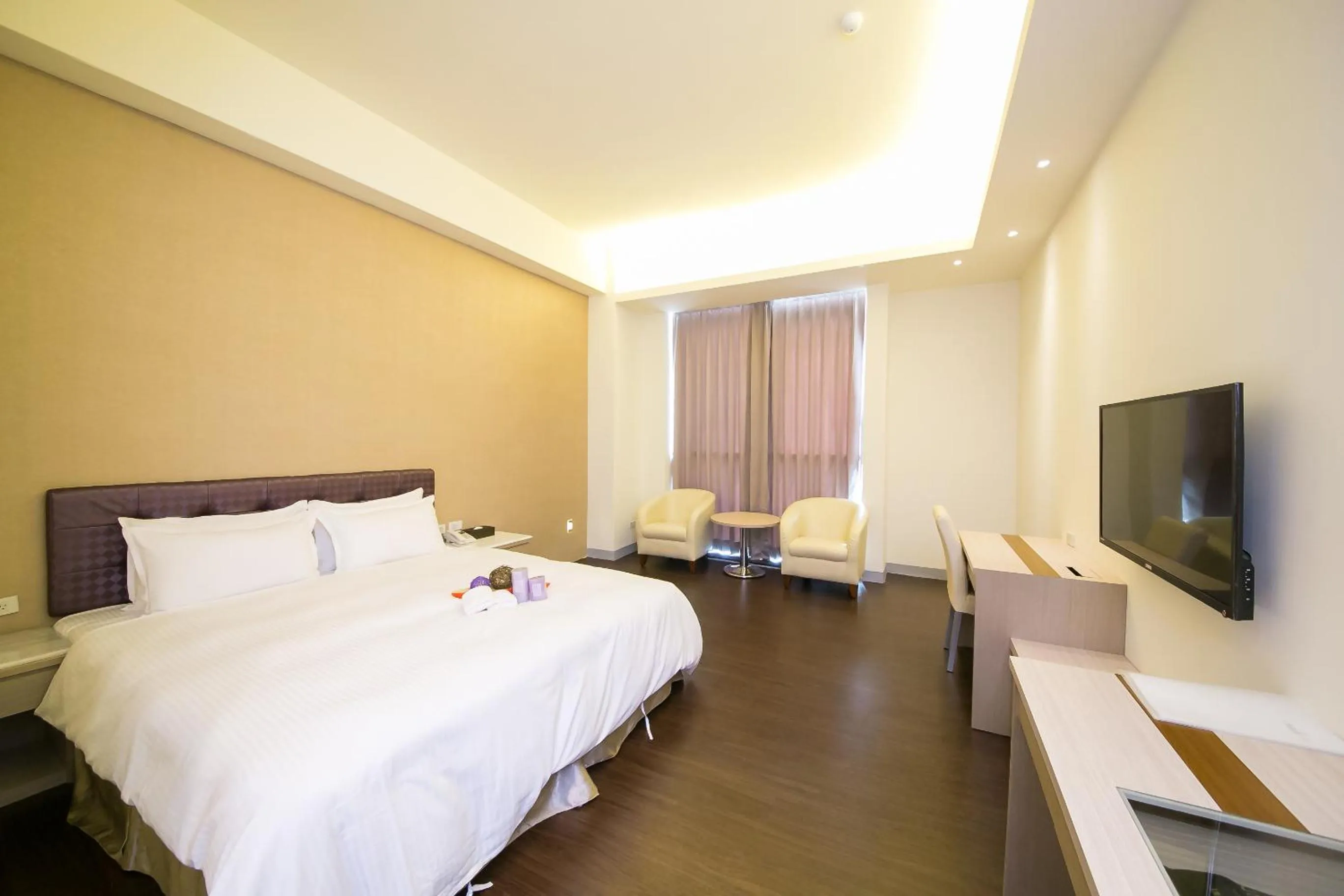 Photo of the whole room, Bed in Sunseed International Villa Hotel