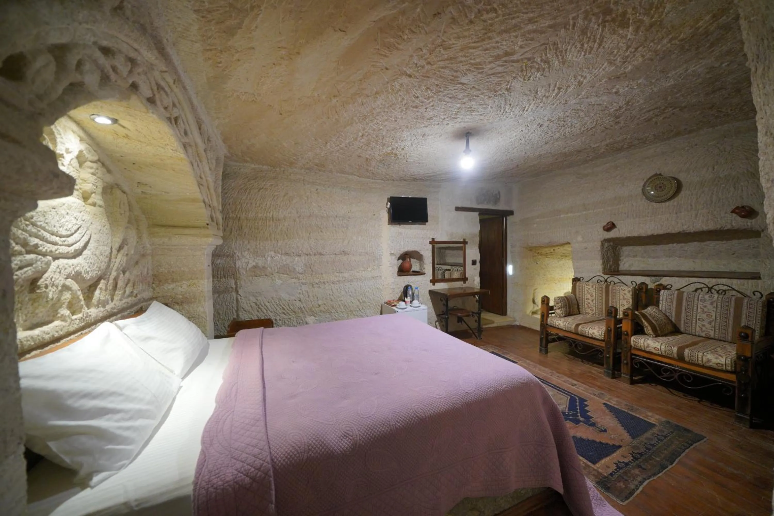 Bed in Turan Cappadocia Cave