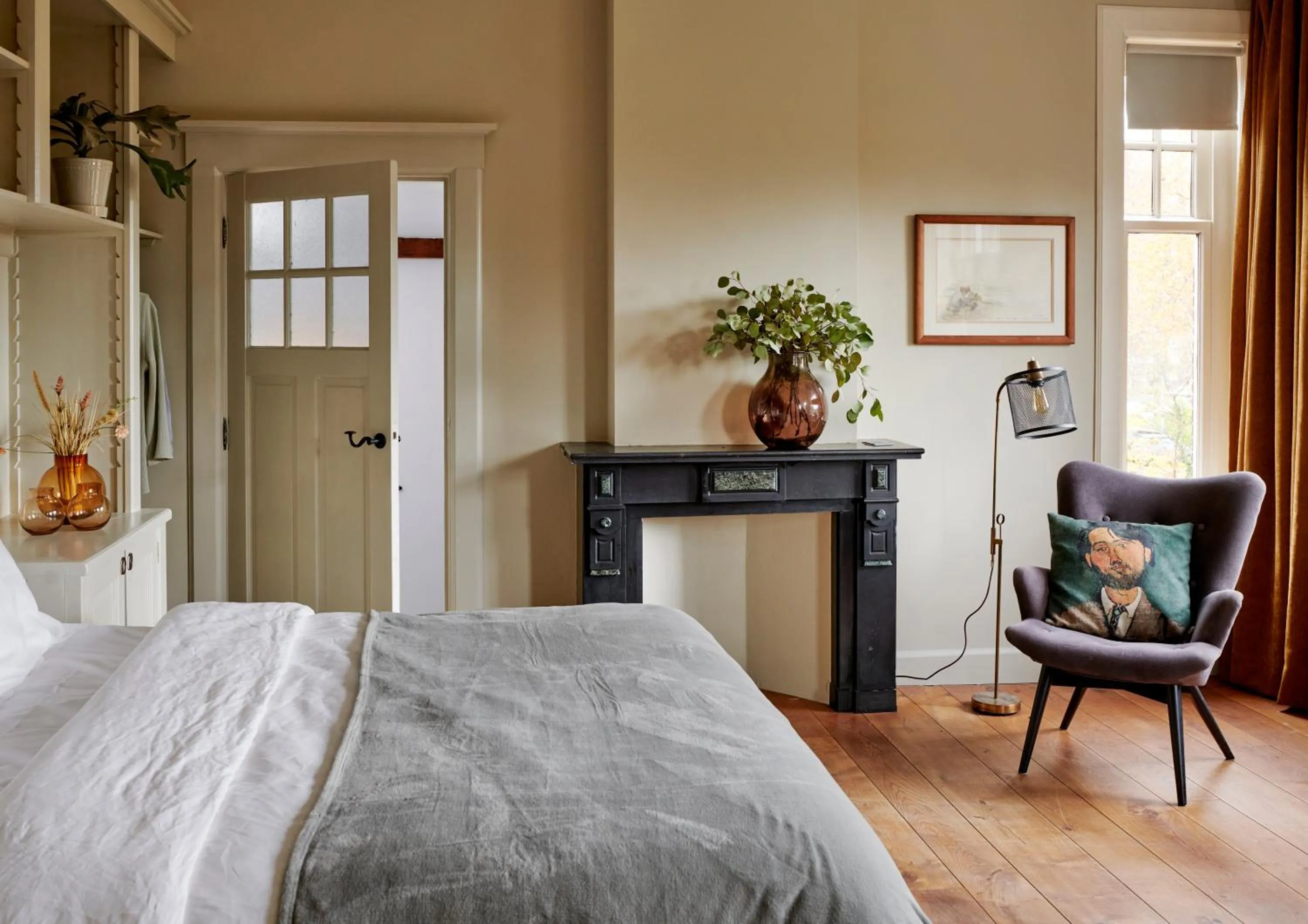 Bedroom, Bed in Hotel Station Amstelveen