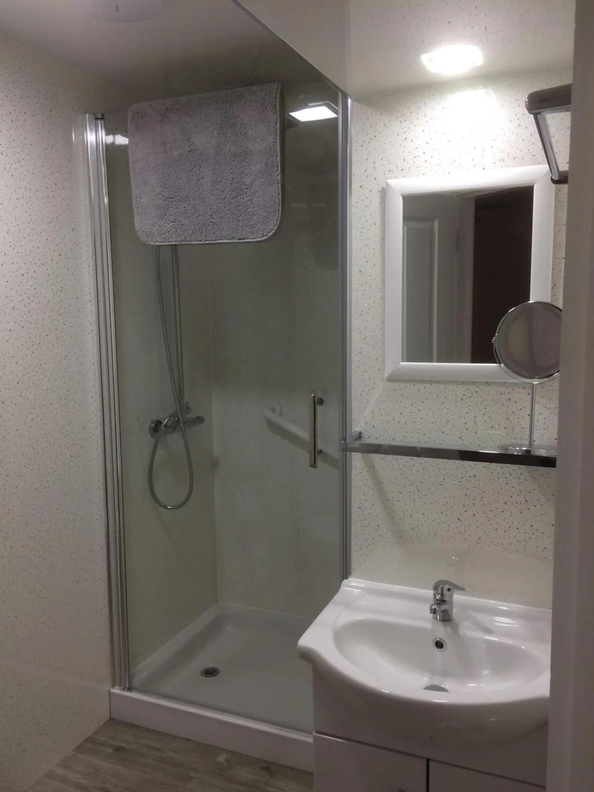 Bedroom in The Village Inn