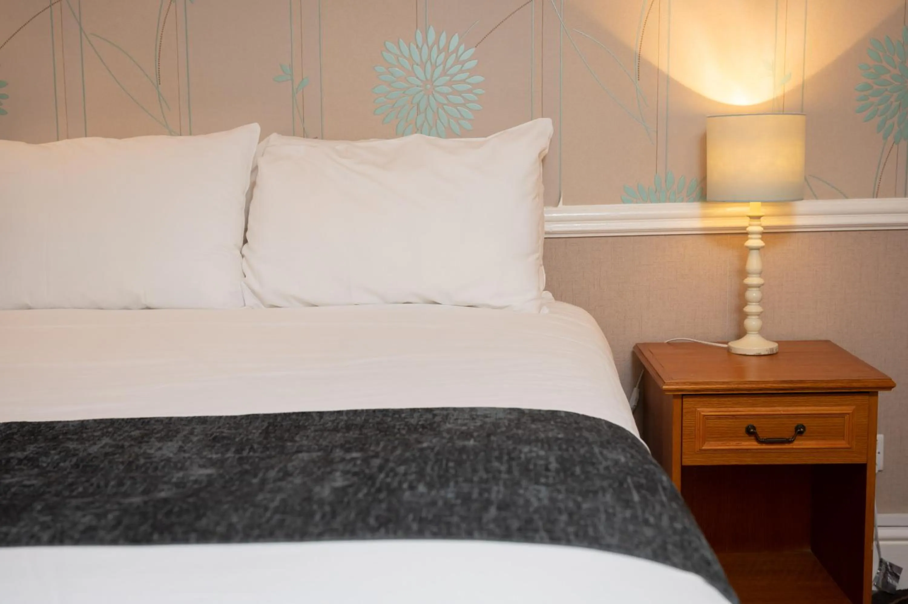 Bed in Bridge Inn By Greene King Inns