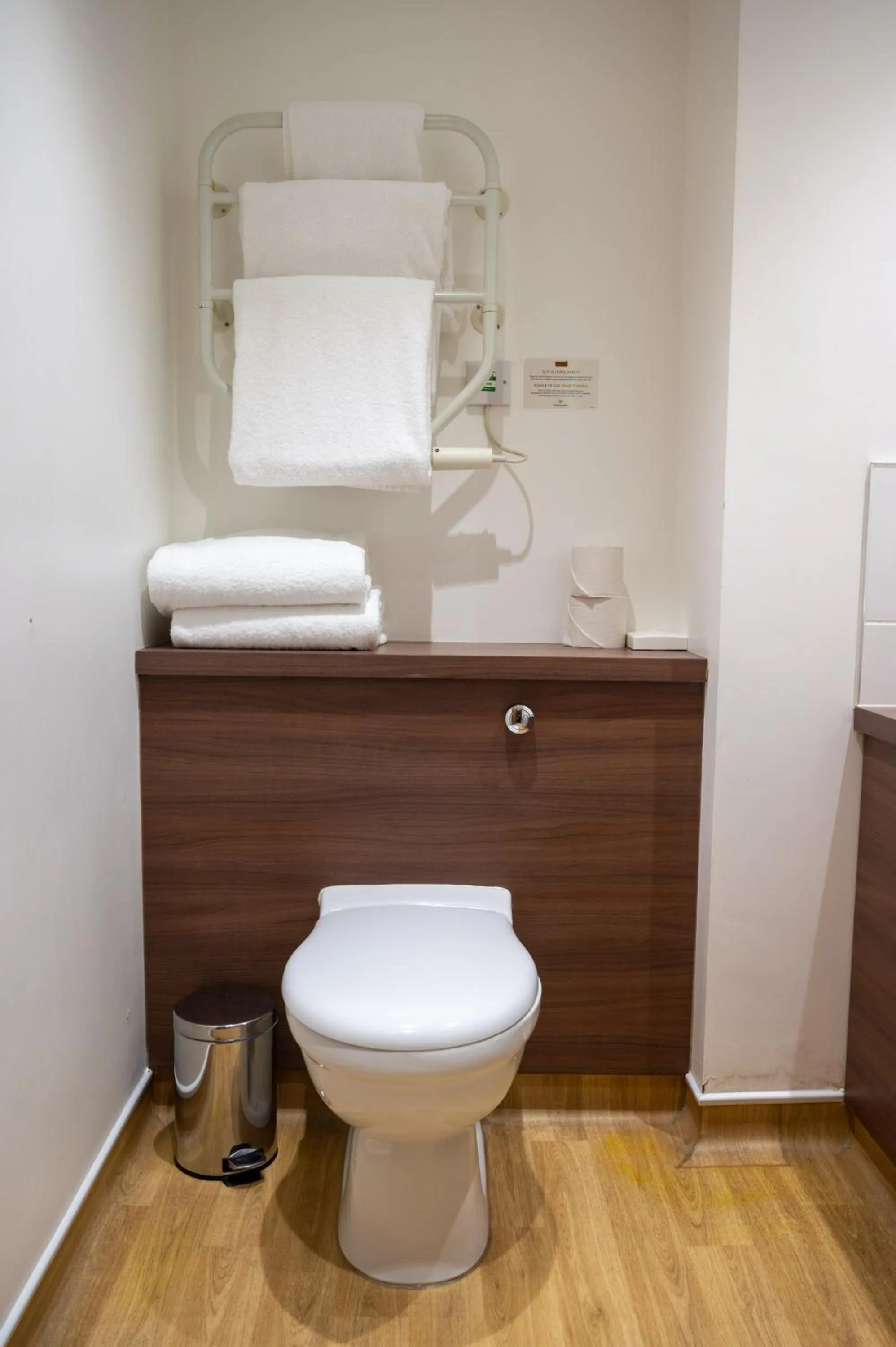 Toilet in Bridge Inn By Greene King Inns