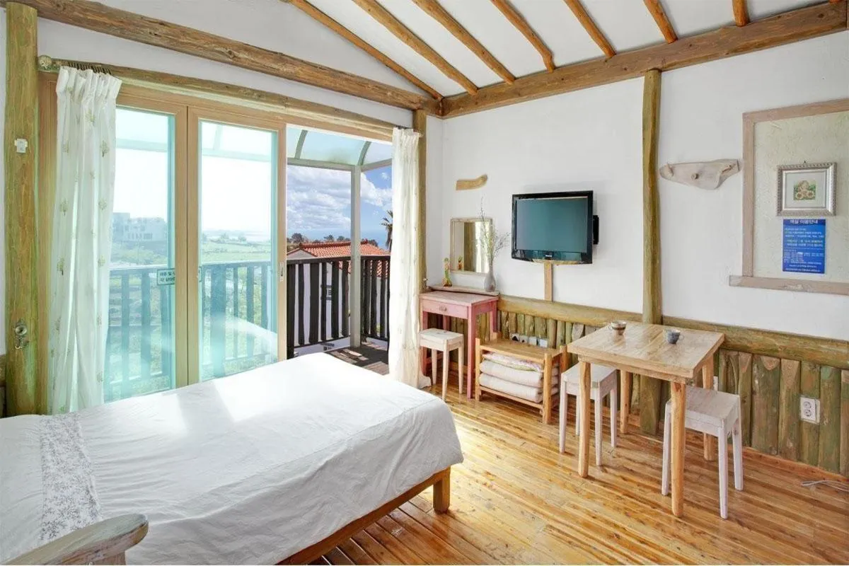 Bed in Seogwipo Beautiful Resort