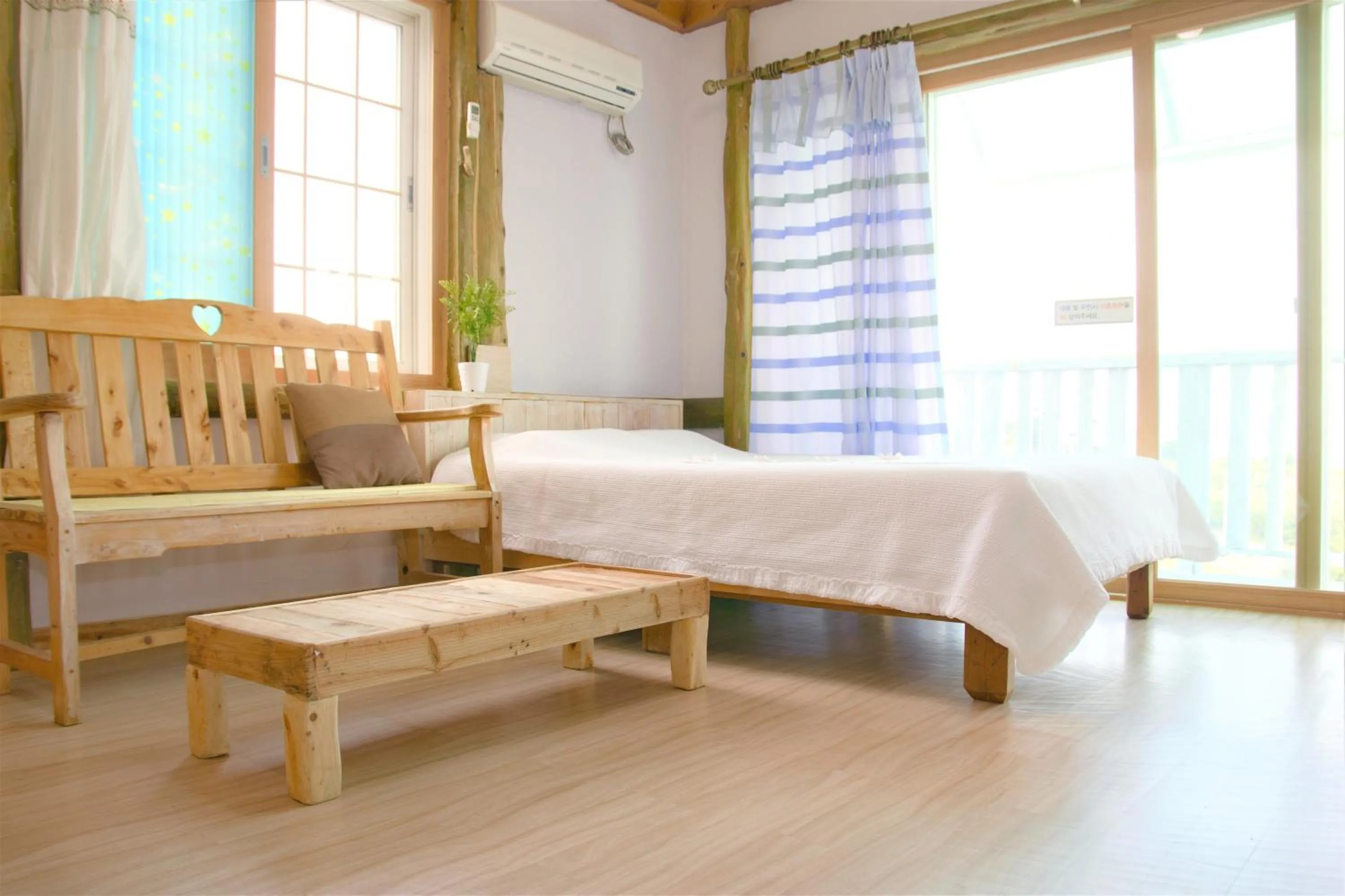 Bed in Seogwipo Beautiful Resort