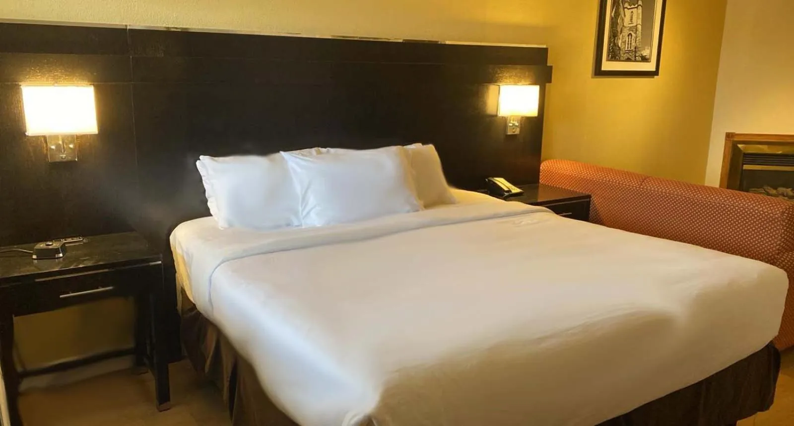 Bed in Riviera Inn And Suites 1000 Islands