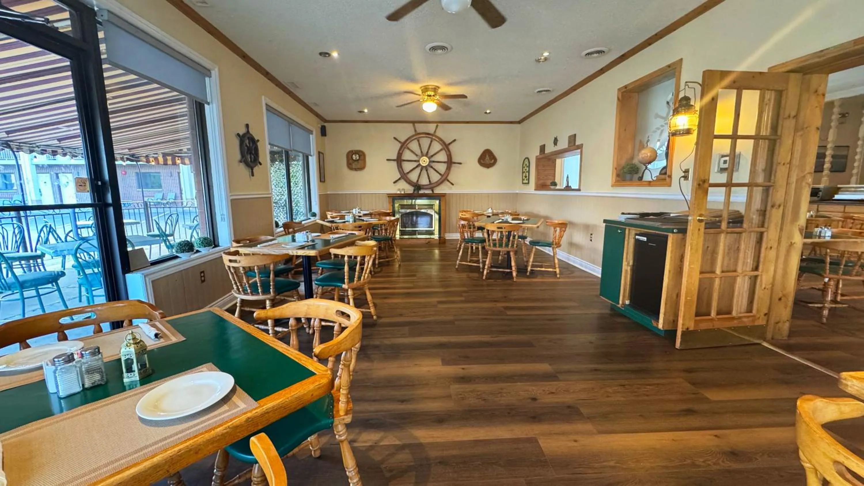Restaurant/places to eat in Riviera Inn And Suites 1000 Islands