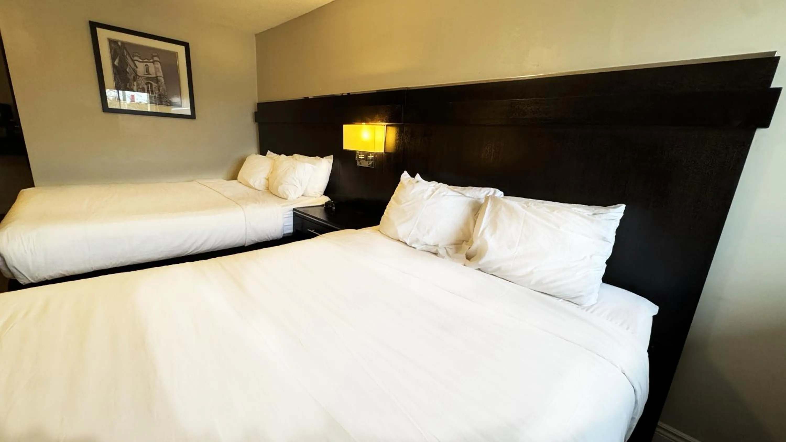 Bedroom, Bed in Riviera Inn And Suites 1000 Islands