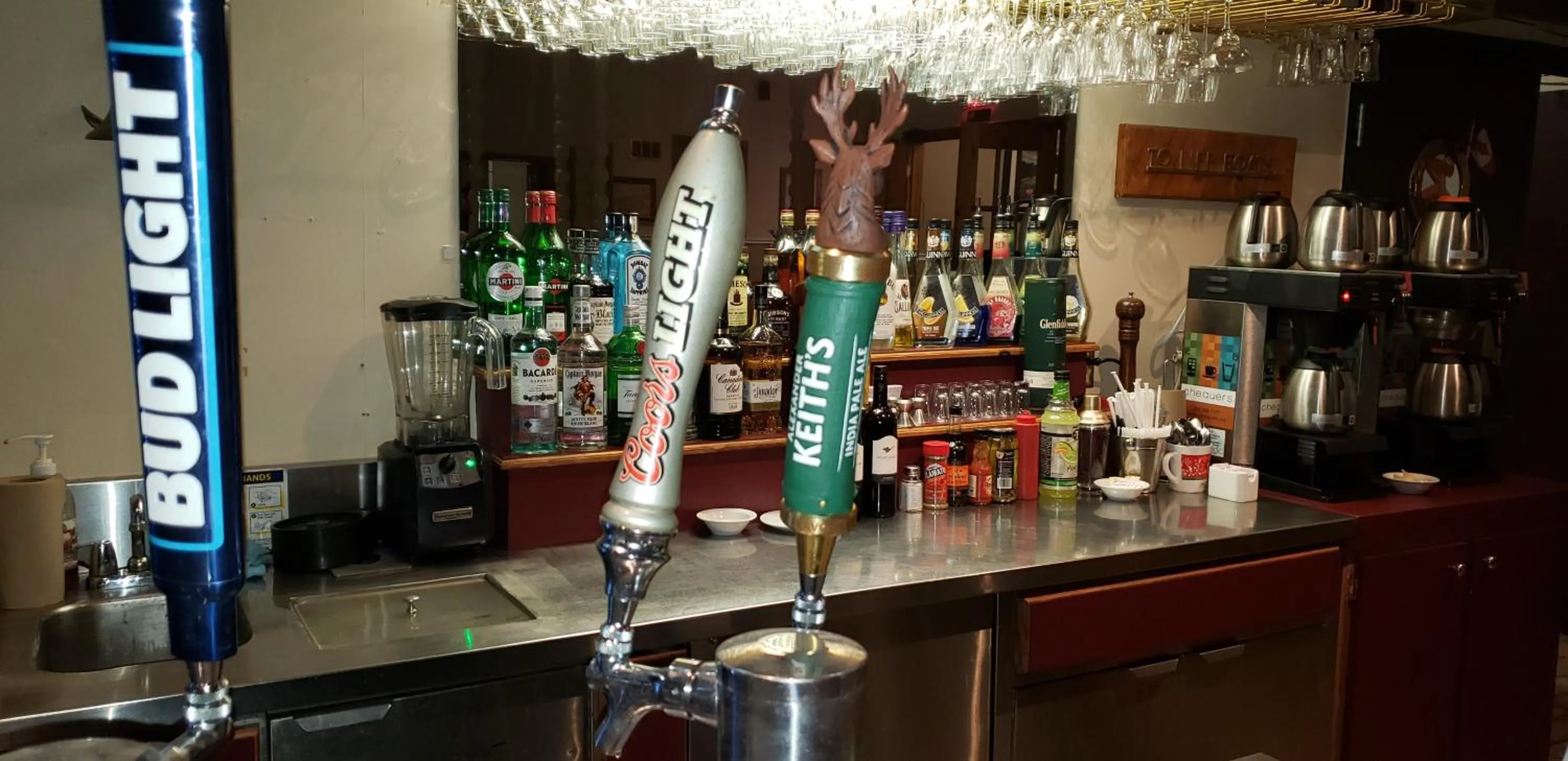 Restaurant/places to eat in Riviera Inn And Suites 1000 Islands