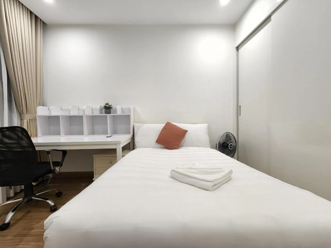 Bed in Vinhomes Skylake