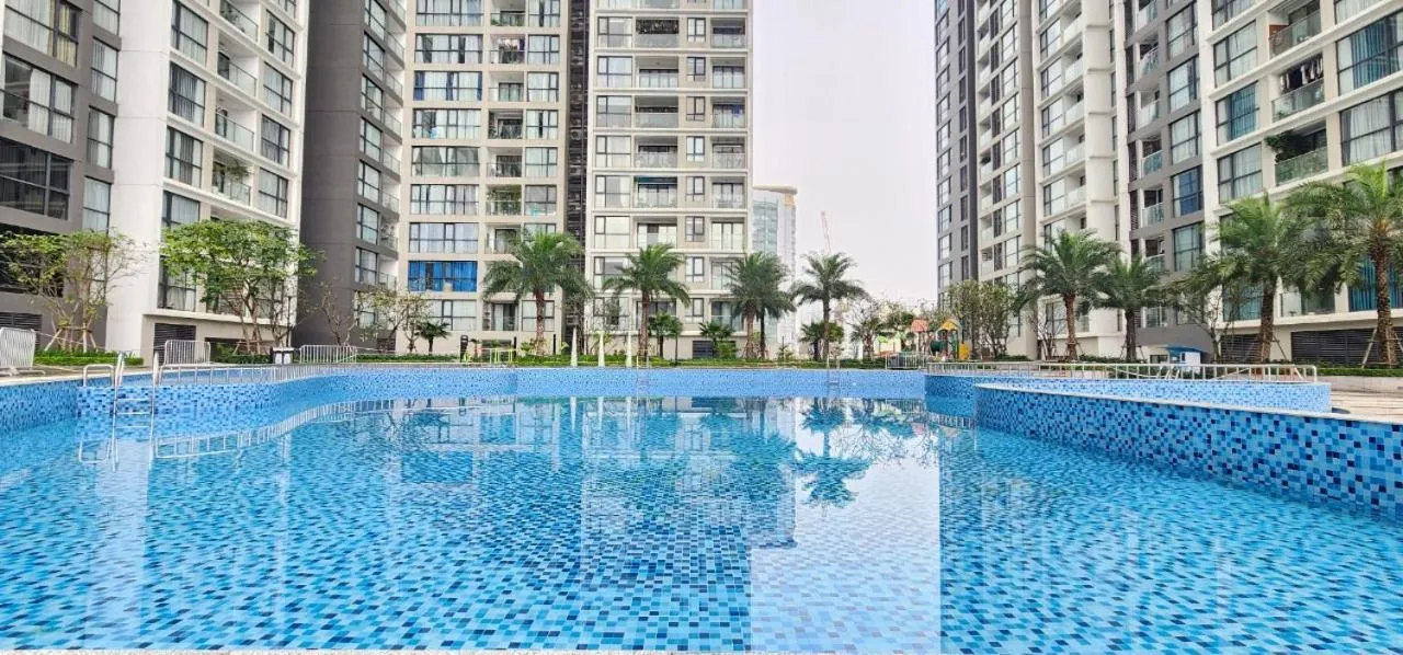 Pool view in Vinhomes Skylake