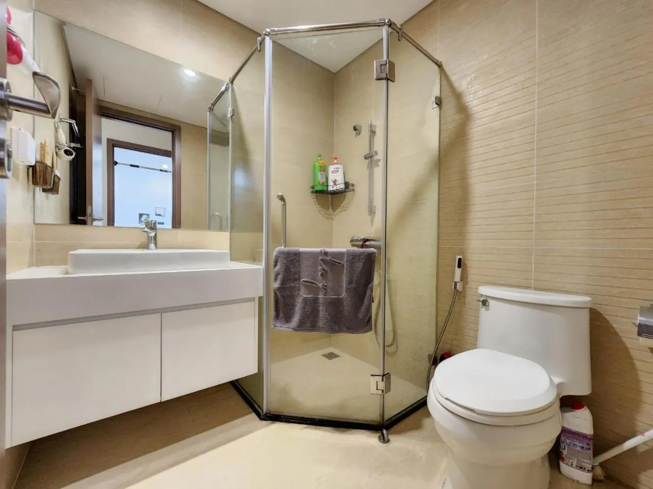 Shower in Vinhomes Skylake