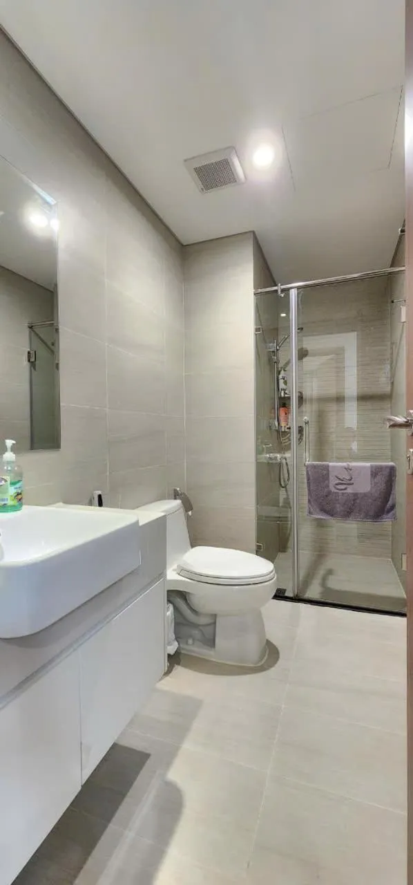 Shower in Vinhomes Skylake