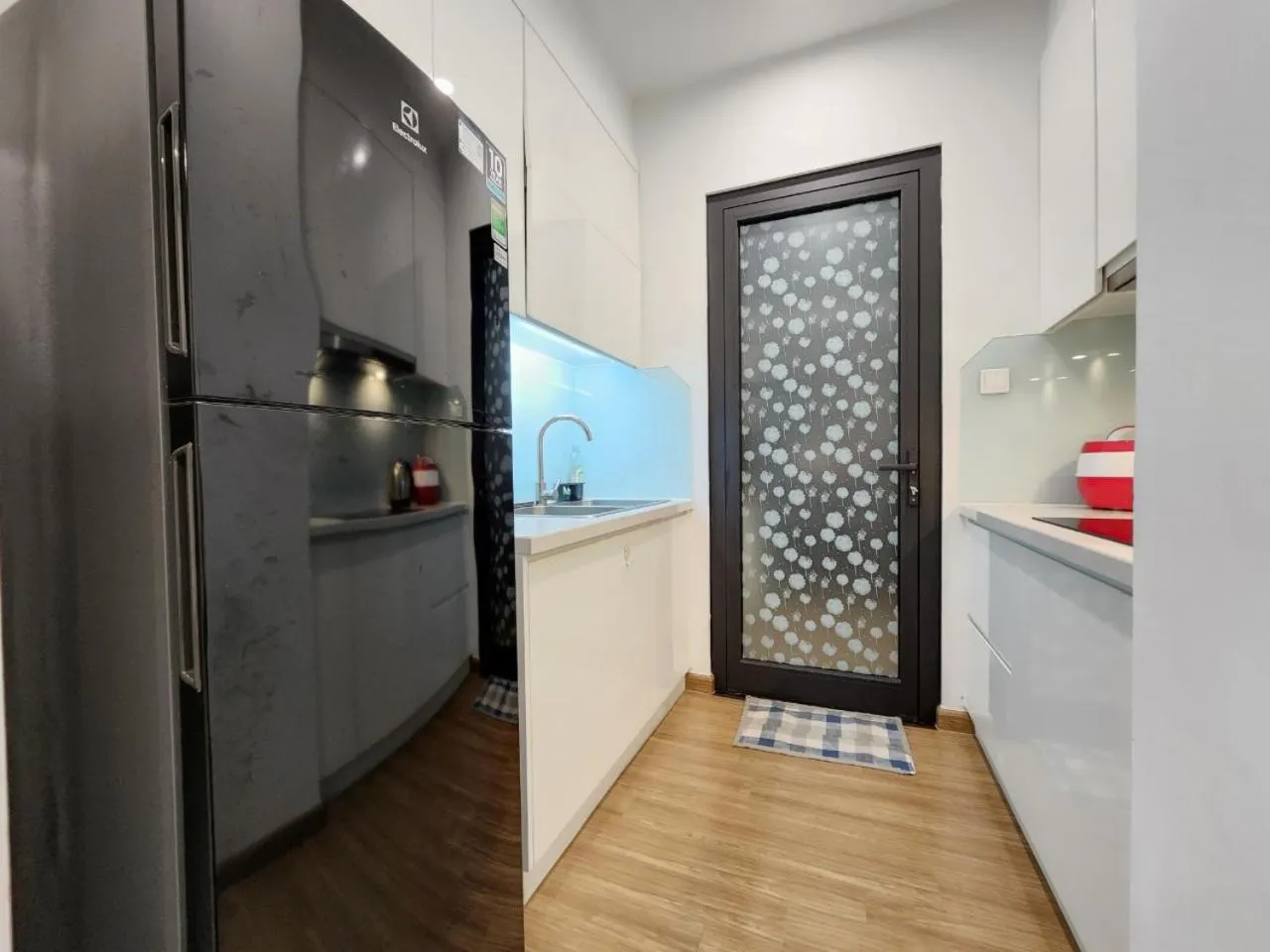 Kitchen or kitchenette in Vinhomes Skylake