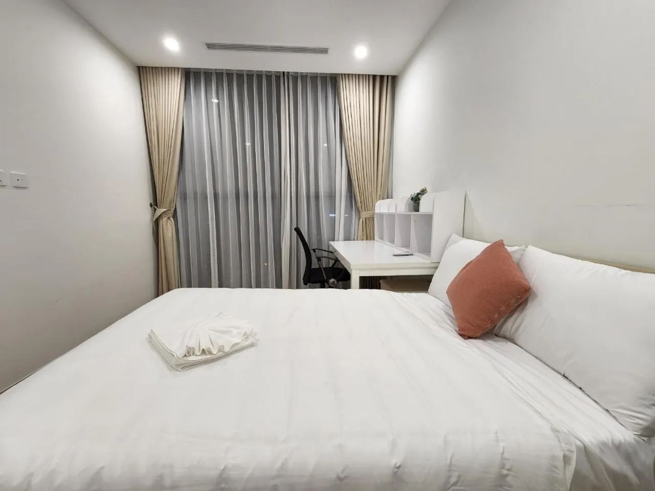 Bed in Vinhomes Skylake