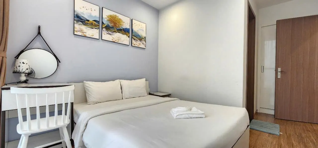 Bedroom, Bed in Vinhomes Skylake