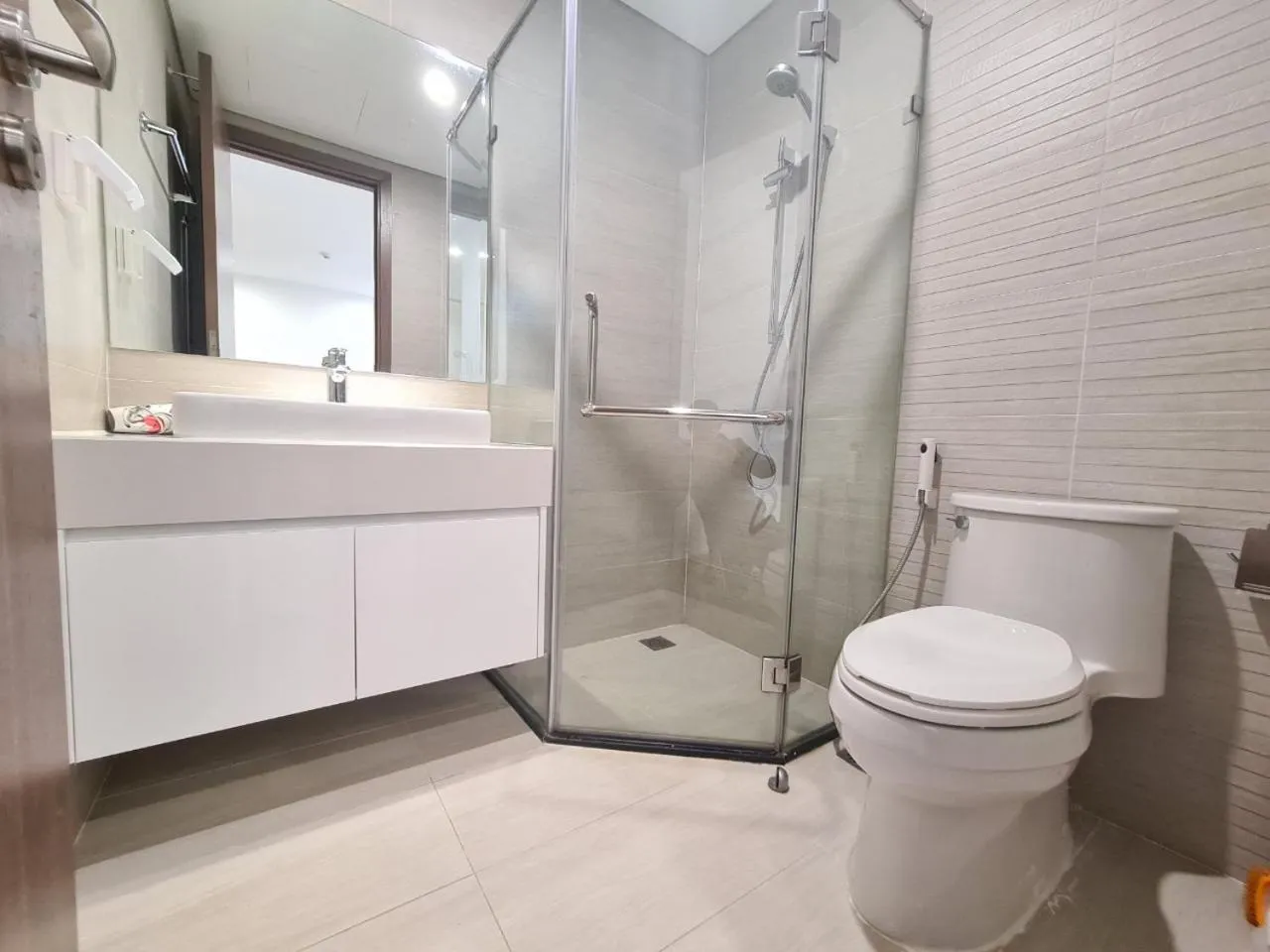 Shower in Vinhomes Skylake