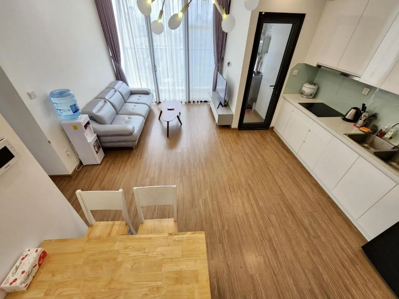 Kitchen or kitchenette in Vinhomes Skylake