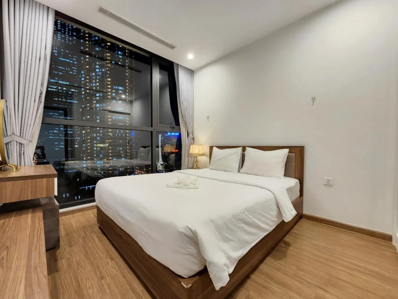 Bed in Vinhomes Skylake