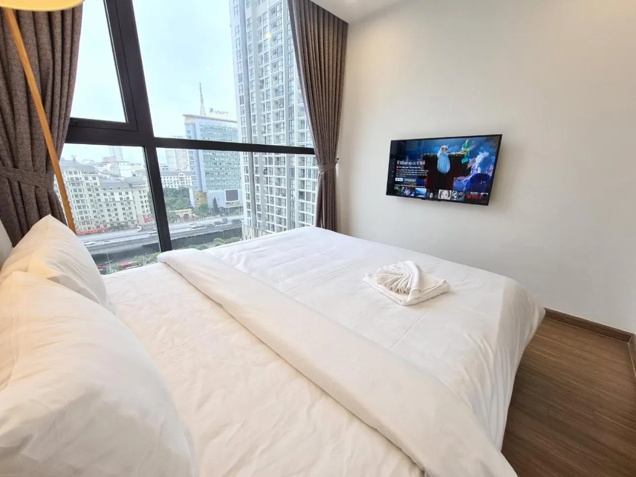 Bed in Vinhomes Skylake